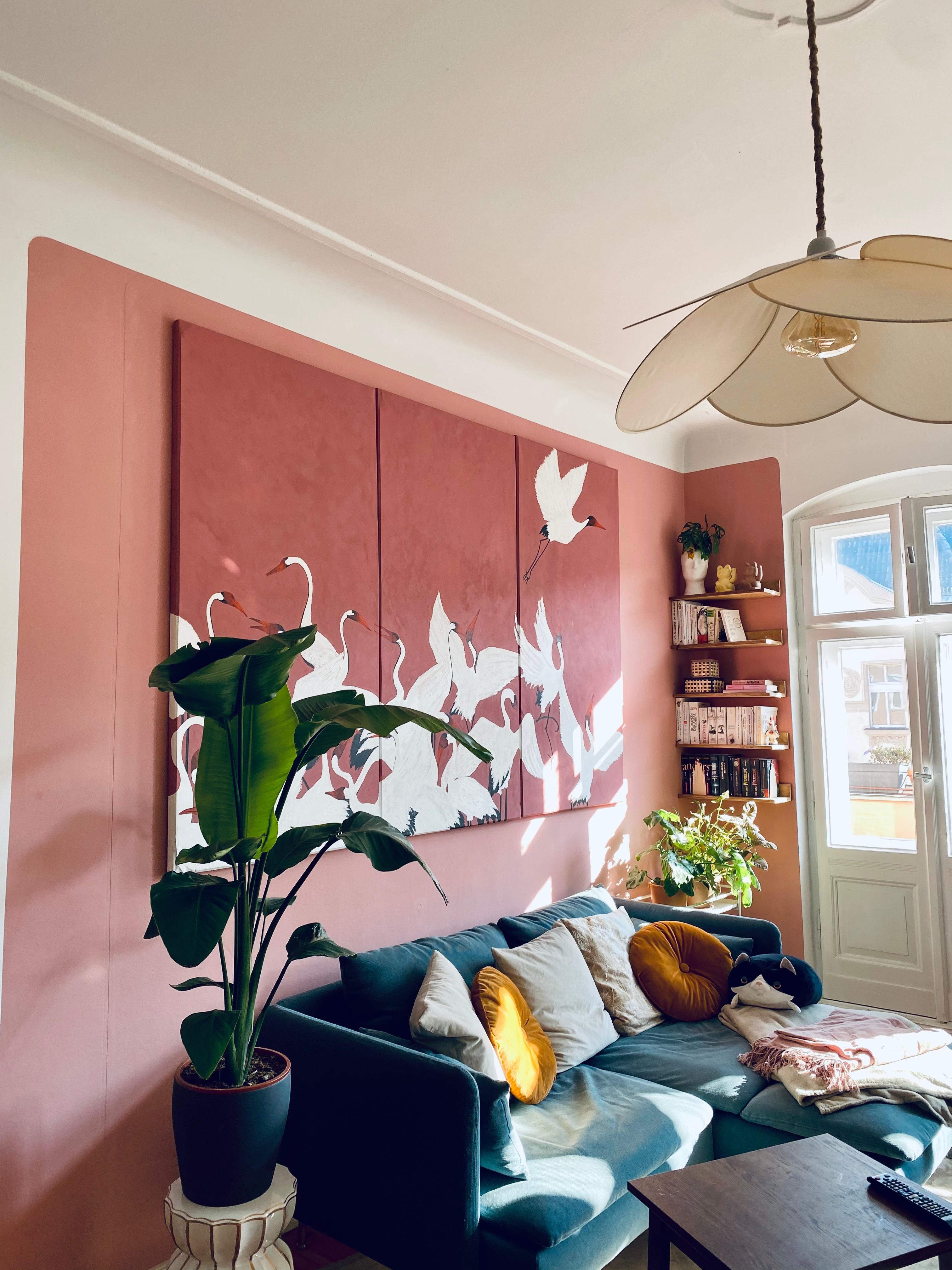 Vogelfrei im Wohnzimmer.Neues Bild zum Geburtstag #couchliebt #kunst #livingroom #pantone #art #wohnzimmer #wandfarbe