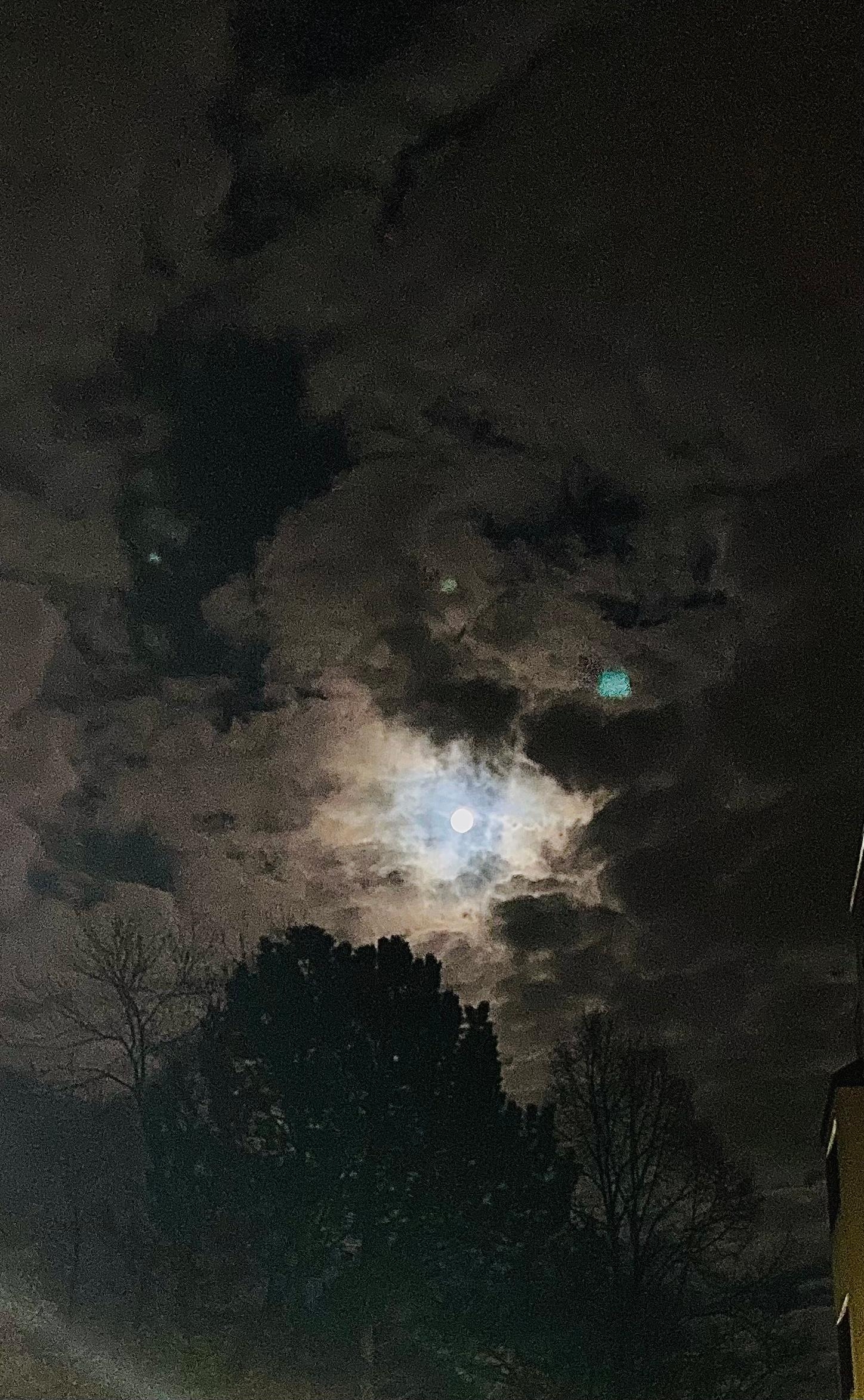 Vollmond 🌕 
Ein sehr schöner Abend! 
#moon #night #today