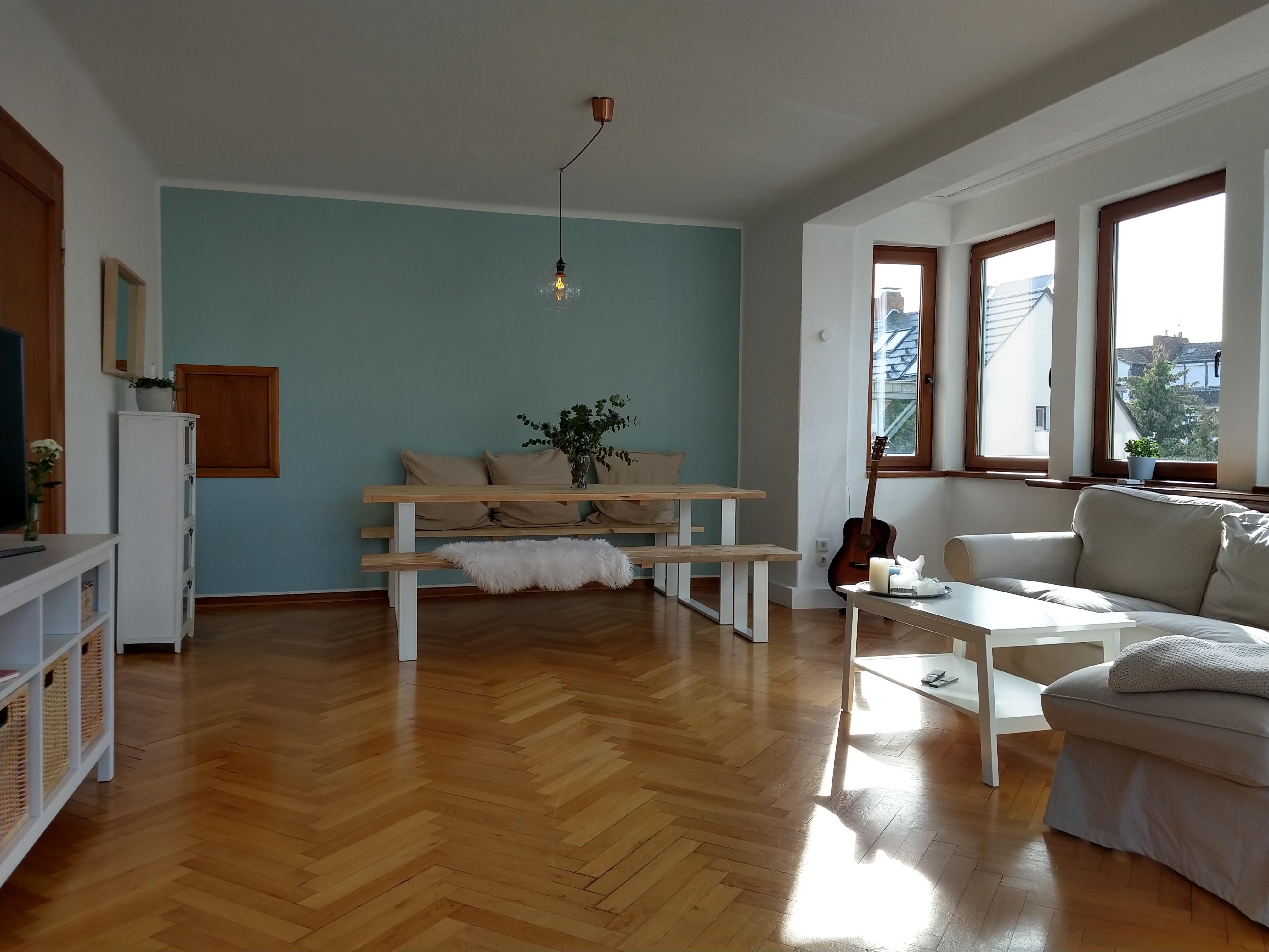 Vor Kurzem sind wir umgezogen und ich liebe unser neues Wohnzimmer mit Weserblick #neuhier #wohnzimmer #Esstisch #diy