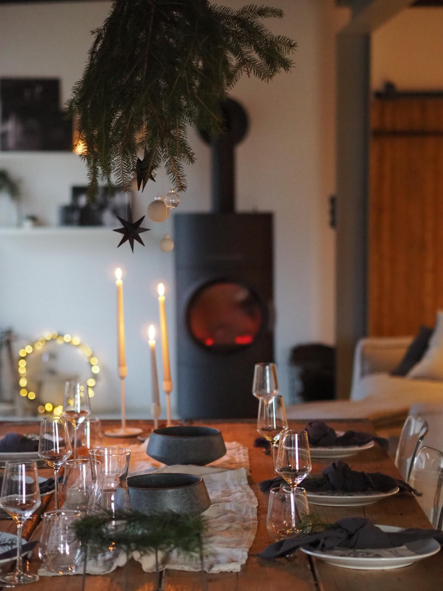 Vorfreude auf die Weihnachtszeit 🤍

#weihnachtszeit #gedecktertisch #wohnzimmer #esstisch #esszimmer #diy #interior