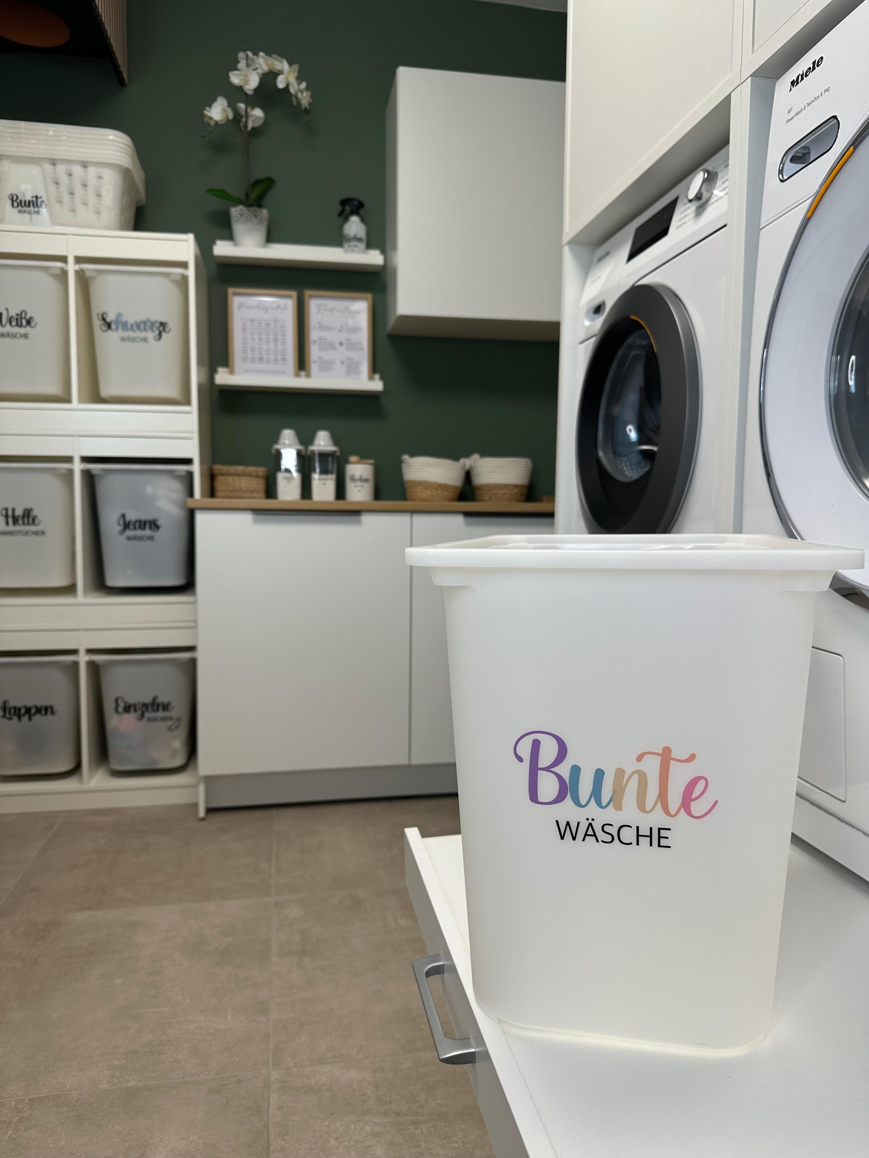Wäsche sortieren, aber mit Stil ✨
TROFAST + Etiketten + Struktur = Alltag, der Spaß macht.
#hauswirtschaftsraum #ordnungsliebe #trofast #ikeahack #cozynized #waschküche
