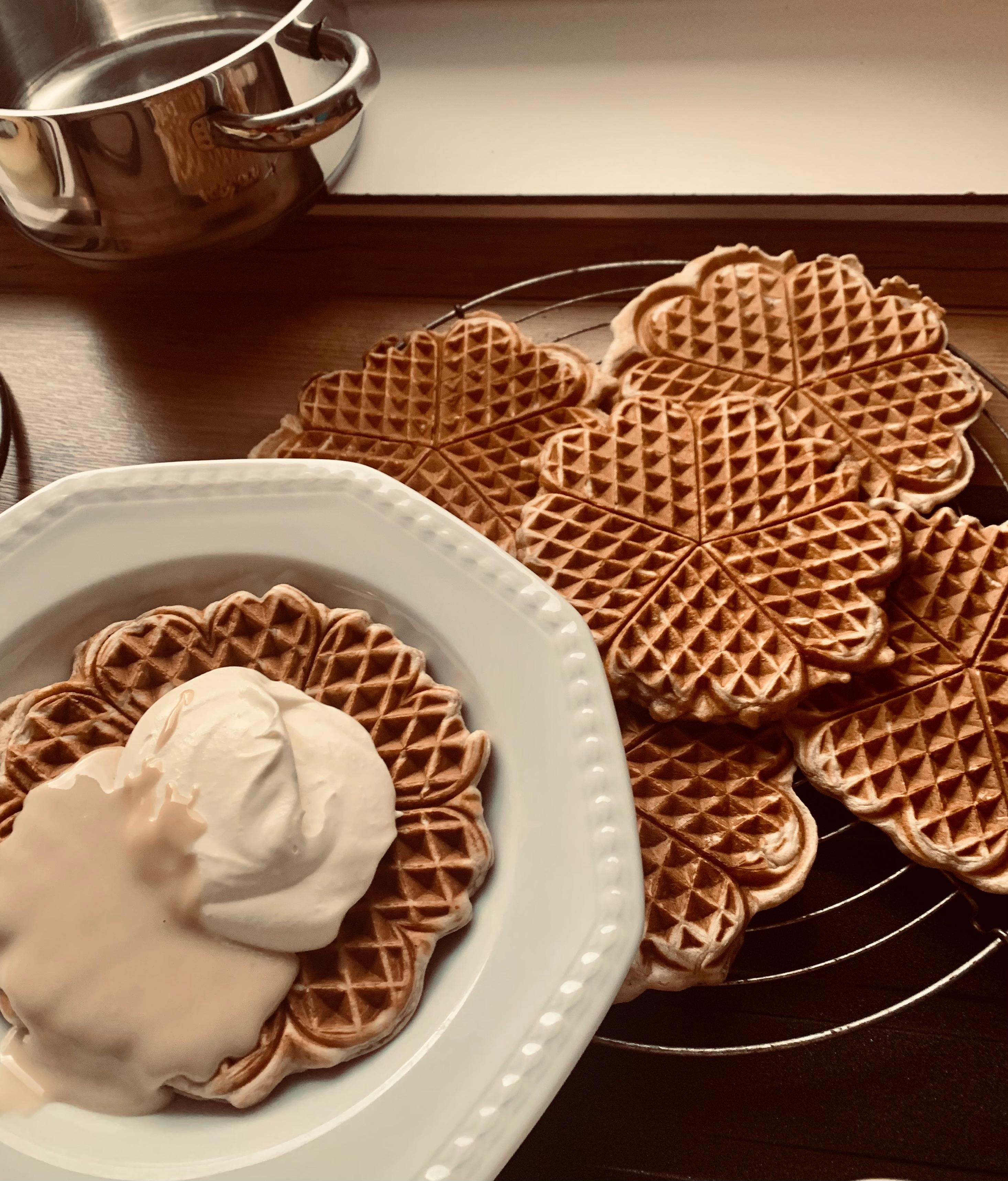 Waffelwetter 
#kitchen #backen #regentage #mandelmus #bananenwaffeln 