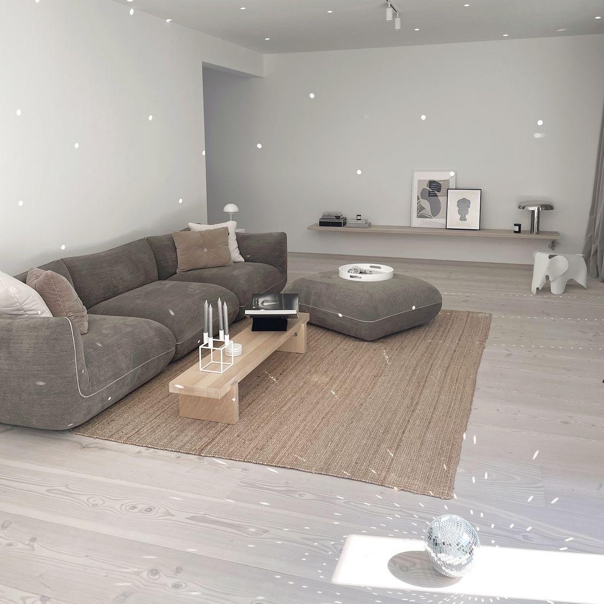 Waking up to this ✨ 🪩, today can't get better 🤍...
.
.
.
.
.
.
#interiorlove #interiorinspo #scandi #livingroominspo