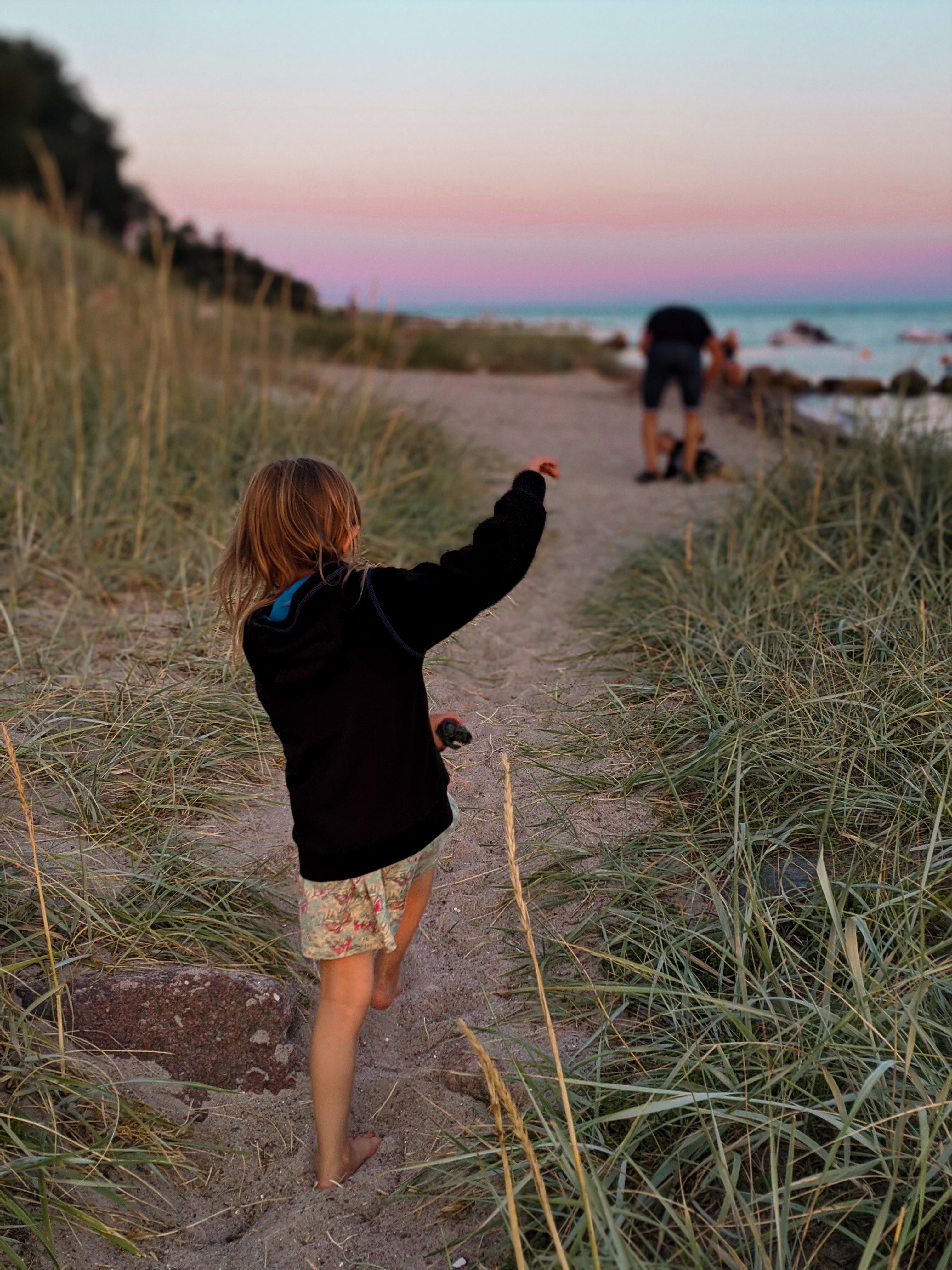 #wandern #travelchallenge strandwanderung bei Sonnenuntergang an der Ostsee ❤️🏖️