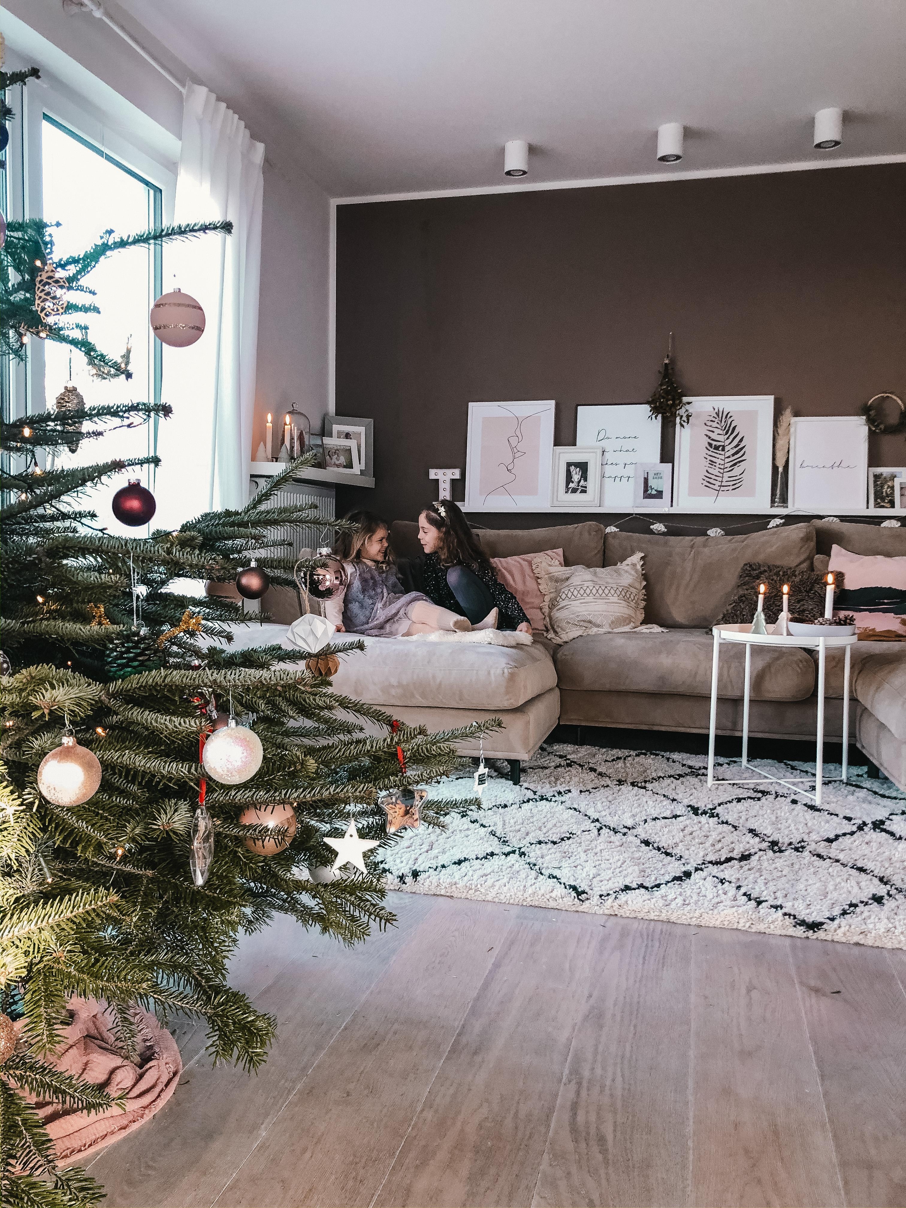 Warten aufs Christkind ⭐️ #weihnachtsbaum 