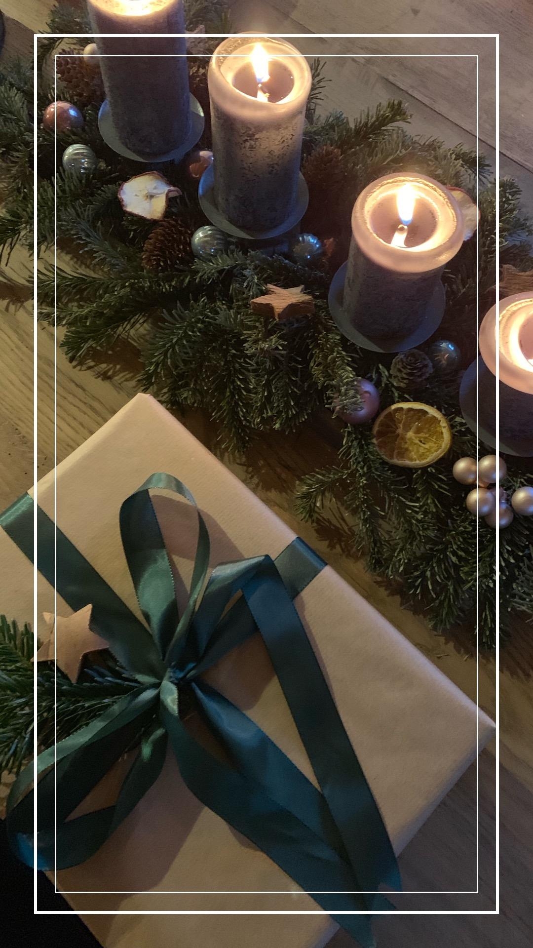 Was mögt ihr lieber - Geschenke ein- oder auspacken? 🎅🏼🎄 #giftwrapping #geschenkeverpacken #weihnachten 