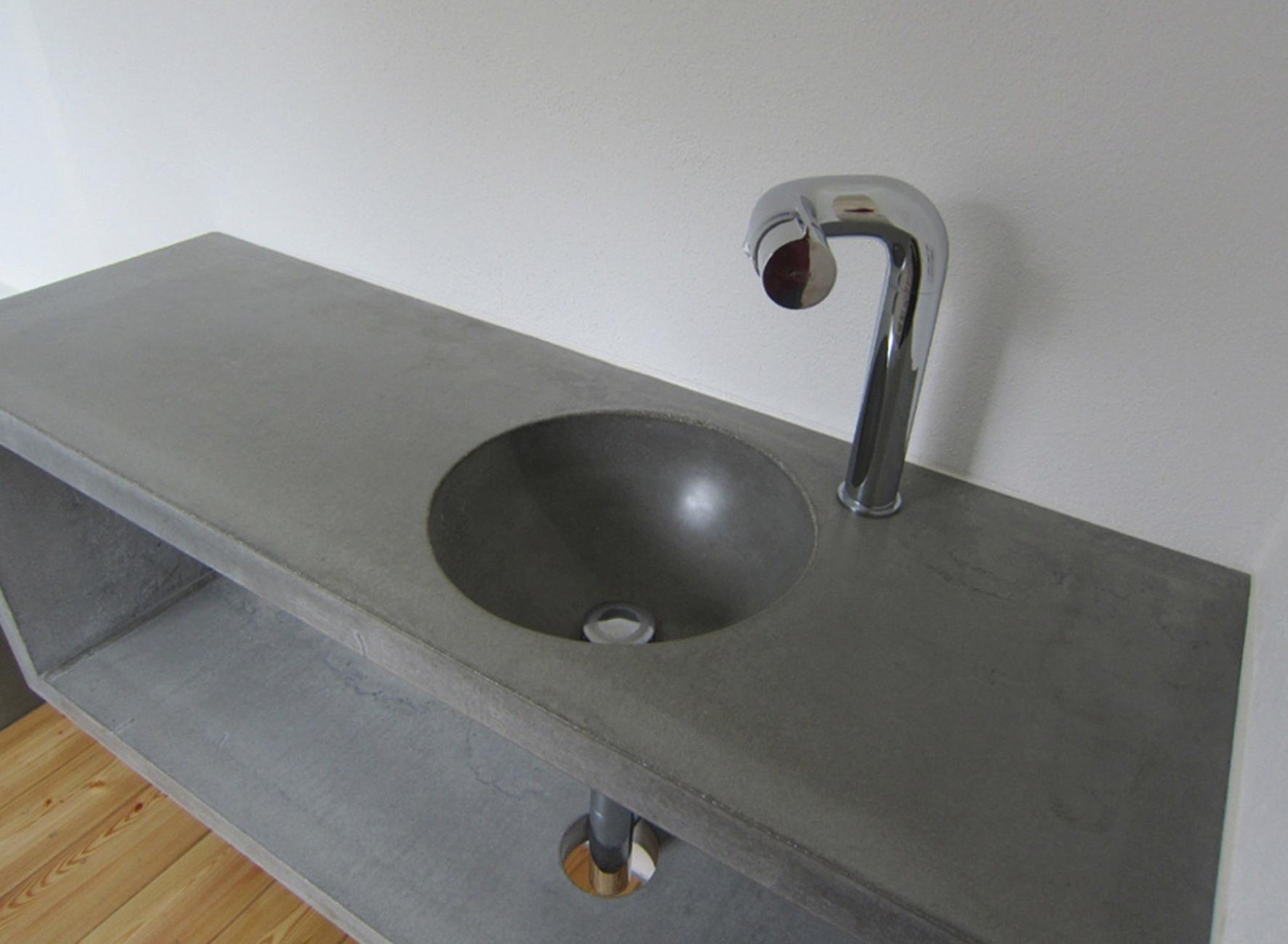 waschtisch1_beton #waschtisch #waschbecken #betonmöbel ©planCbetoninterior