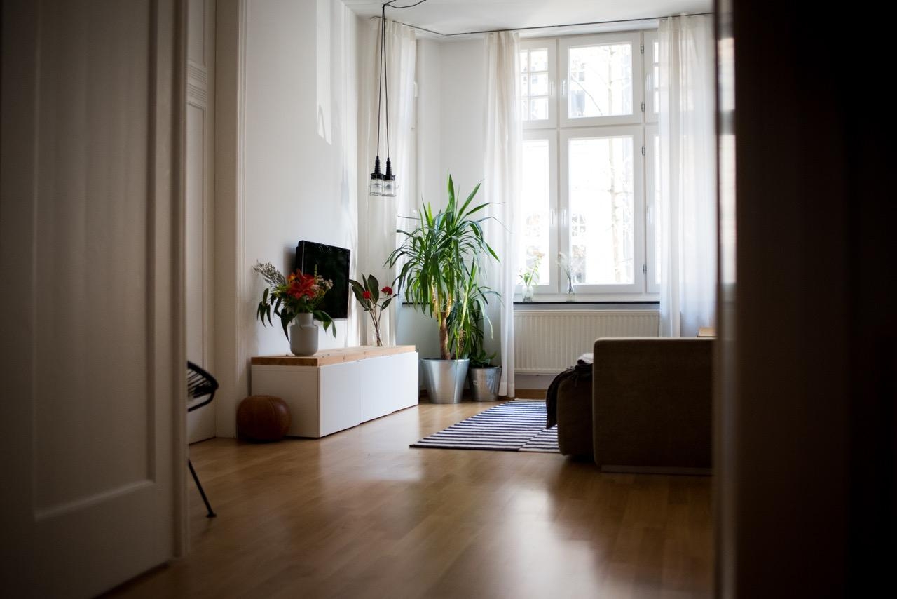 Wating for the sun #interior #interiordesign #livingroom #altbau
