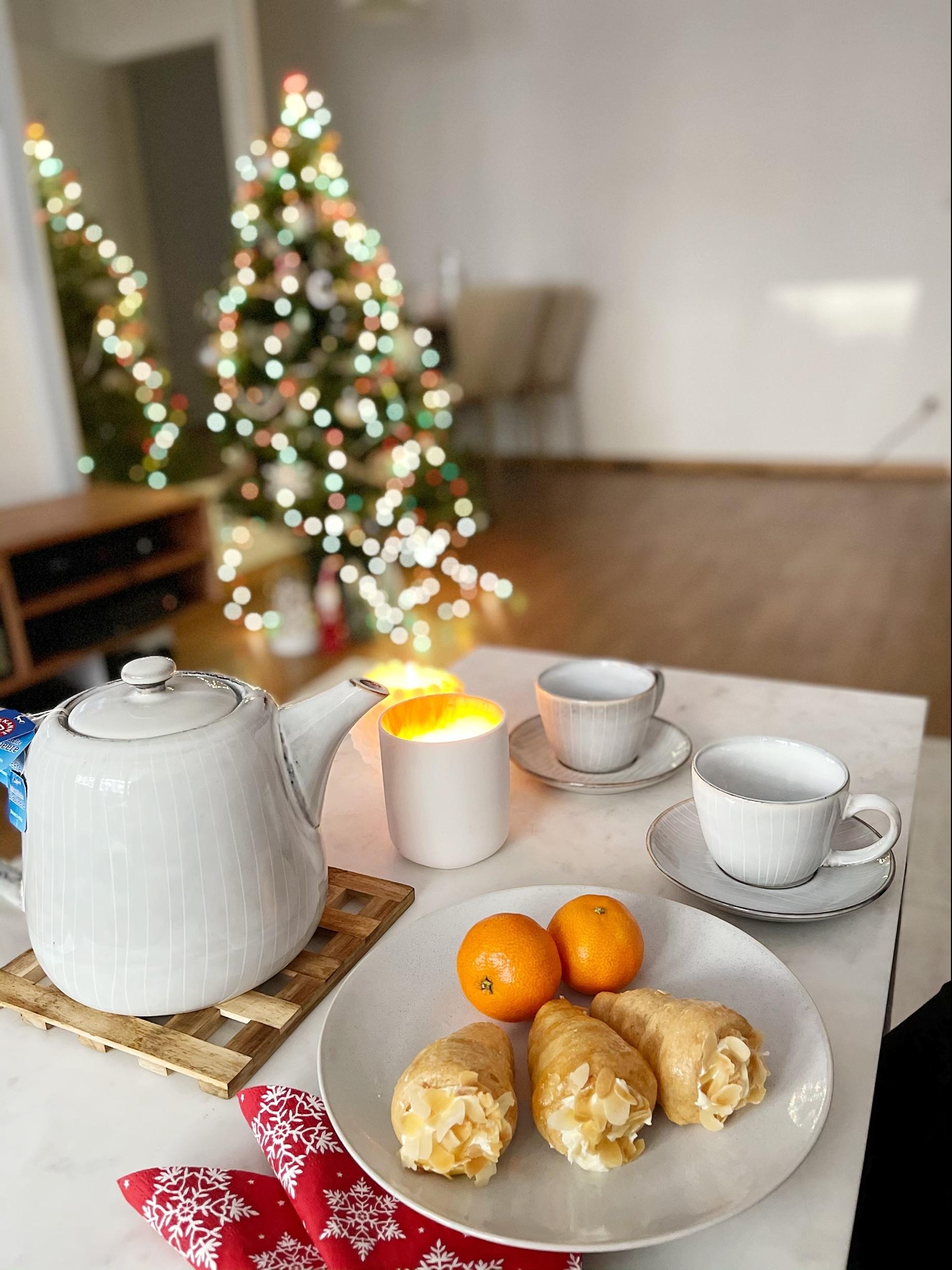 Weekend vibes #teatime #christmas #love #interior #livingroom
