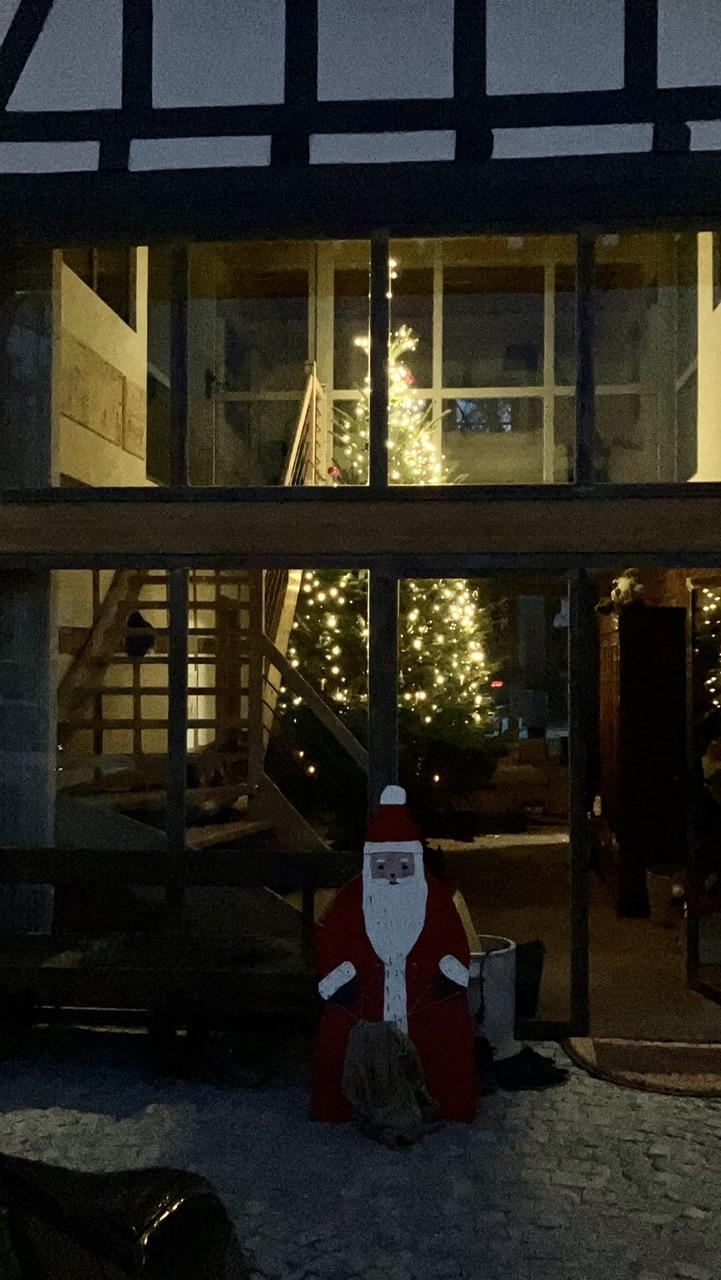 Weihnachten hab’s eine vier Meter hohe Tanne in der alten Tenne 