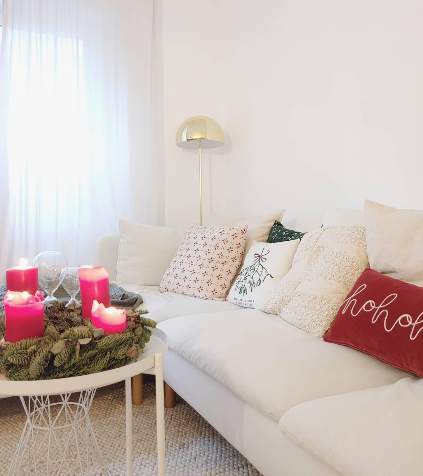 #Weihnachten #Weihnachtsdeko #Advent #Sofa #Wohnzimmer #Skandi #hygge #couchliebt #couchstyle 