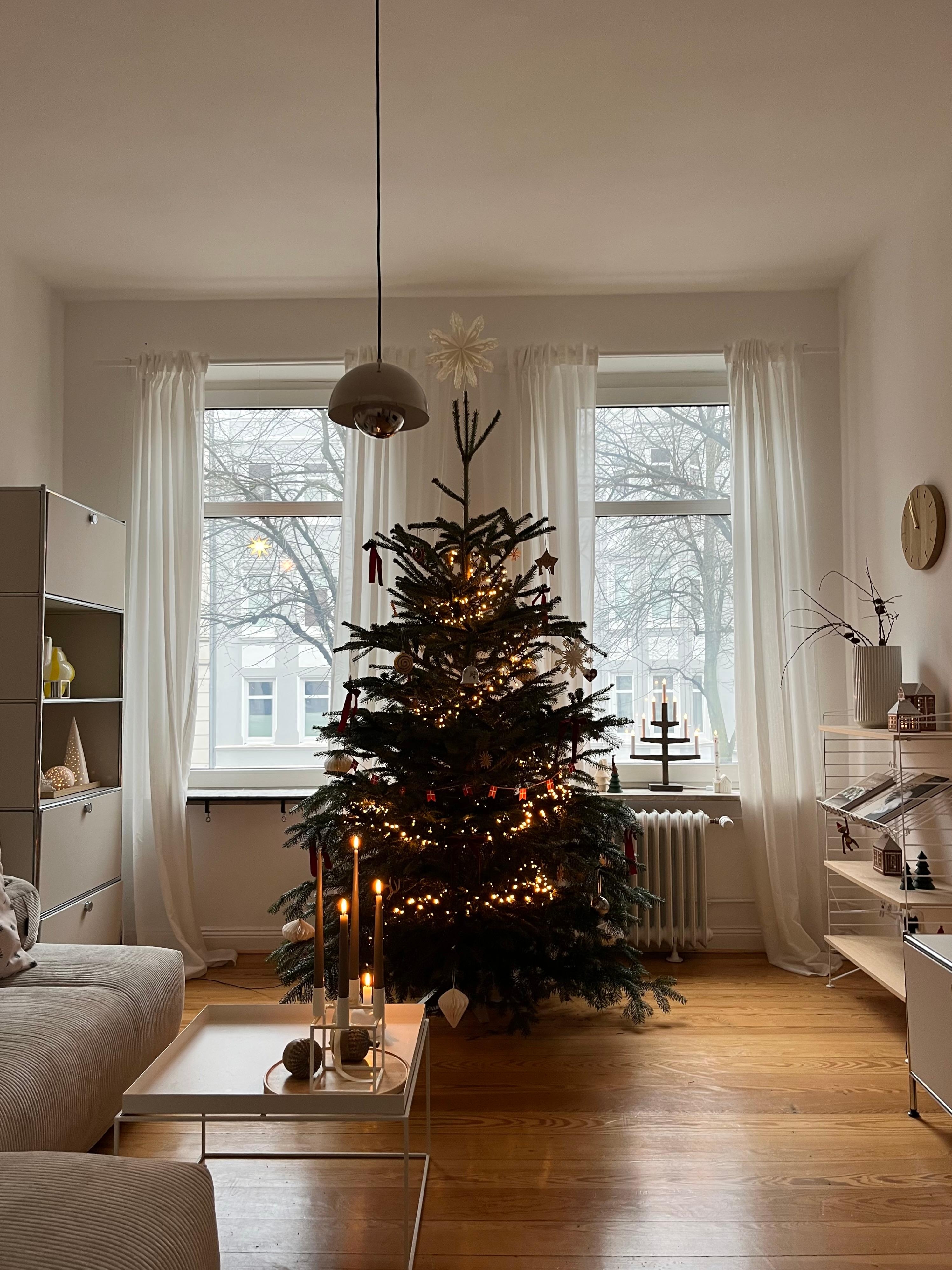 #weihnachtsbaum #wohnzimmer #danishdesign #weihnachtsdeko