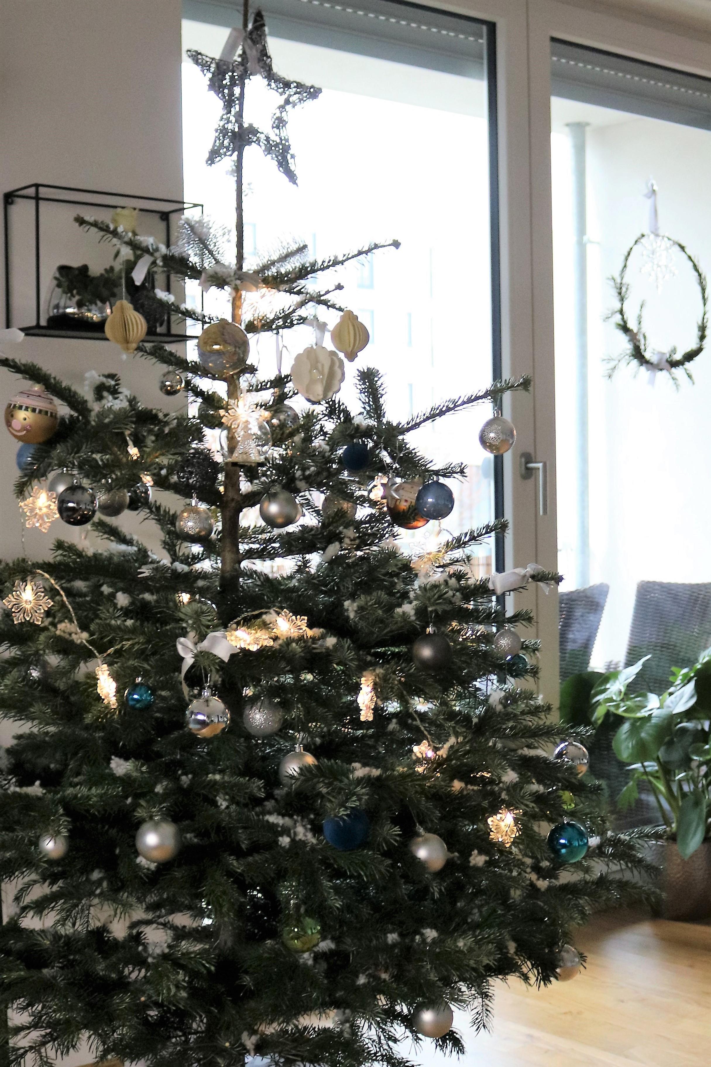 #weihnachtsbaum #xmasdekor #decokranz #diy