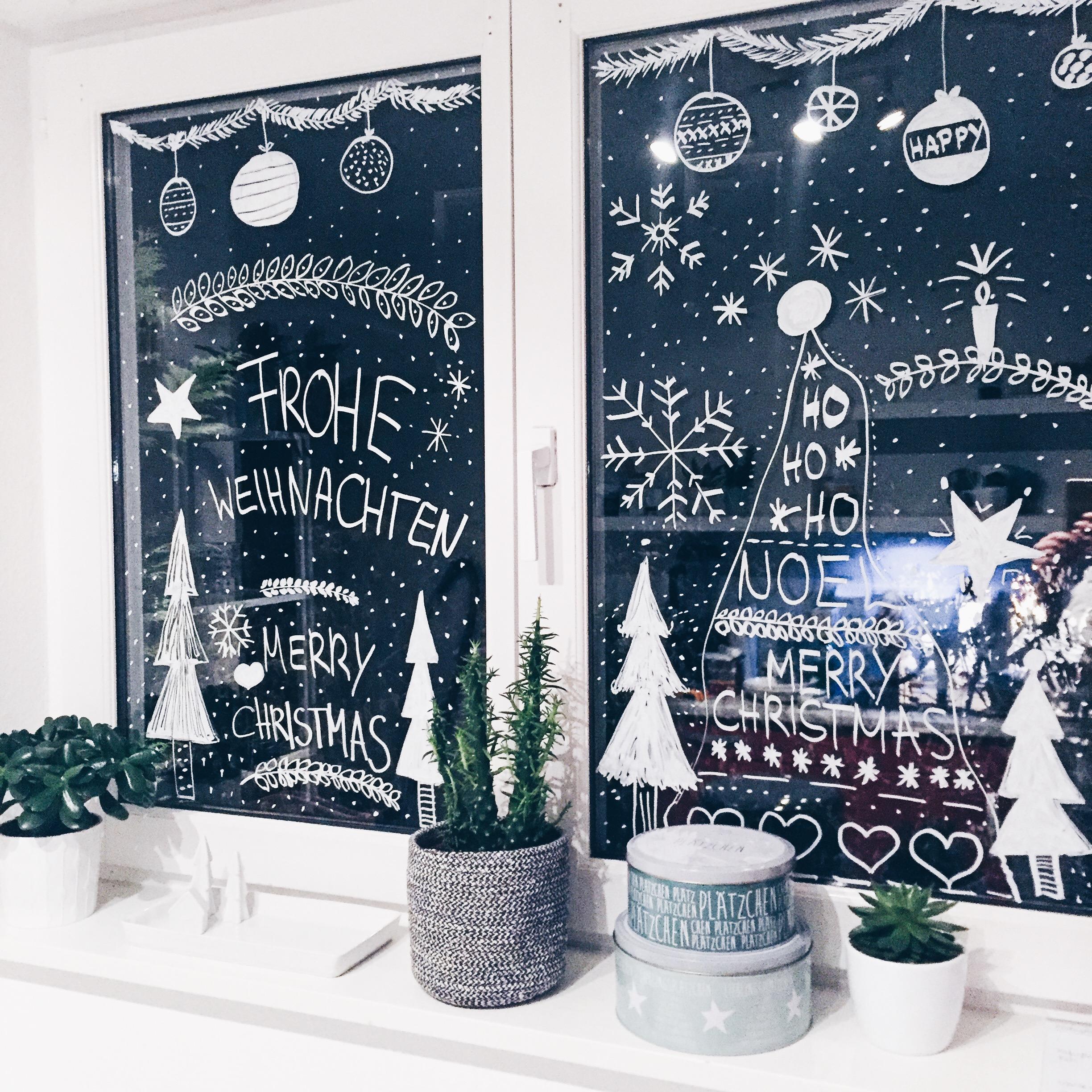 Weihnachtsfenstermalerei mit Kreidestift 
#fenstermalerei #weihnachten #diy