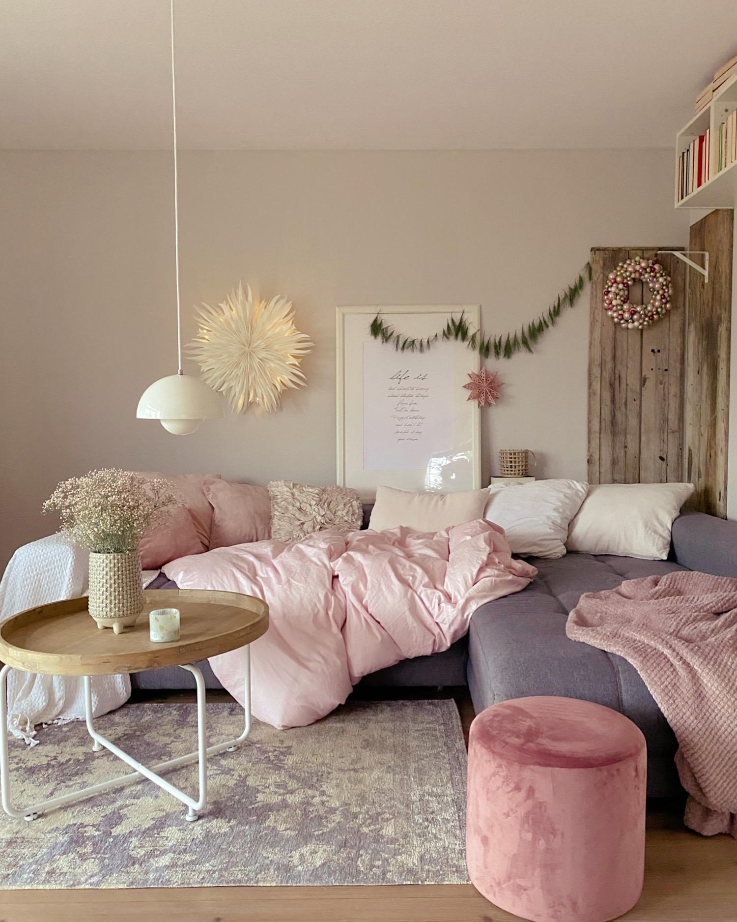 Weihnachtswohnzimmer
#xmas#hygge#couchstyle#cozylivingroom#christmaslights#xmas