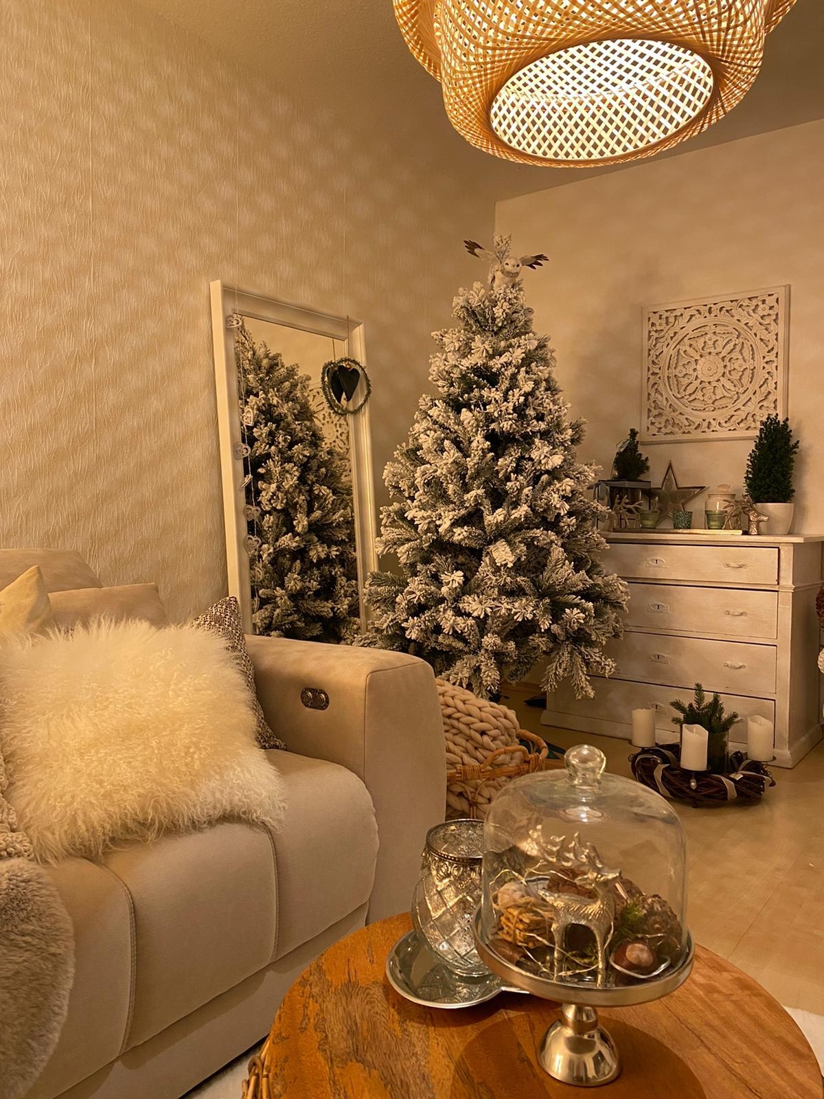 Weihnachtszauber ✨
#livingroom #landhausstil #bohostyle #shabbychic #christmas #couchliebt #couchmagazin 