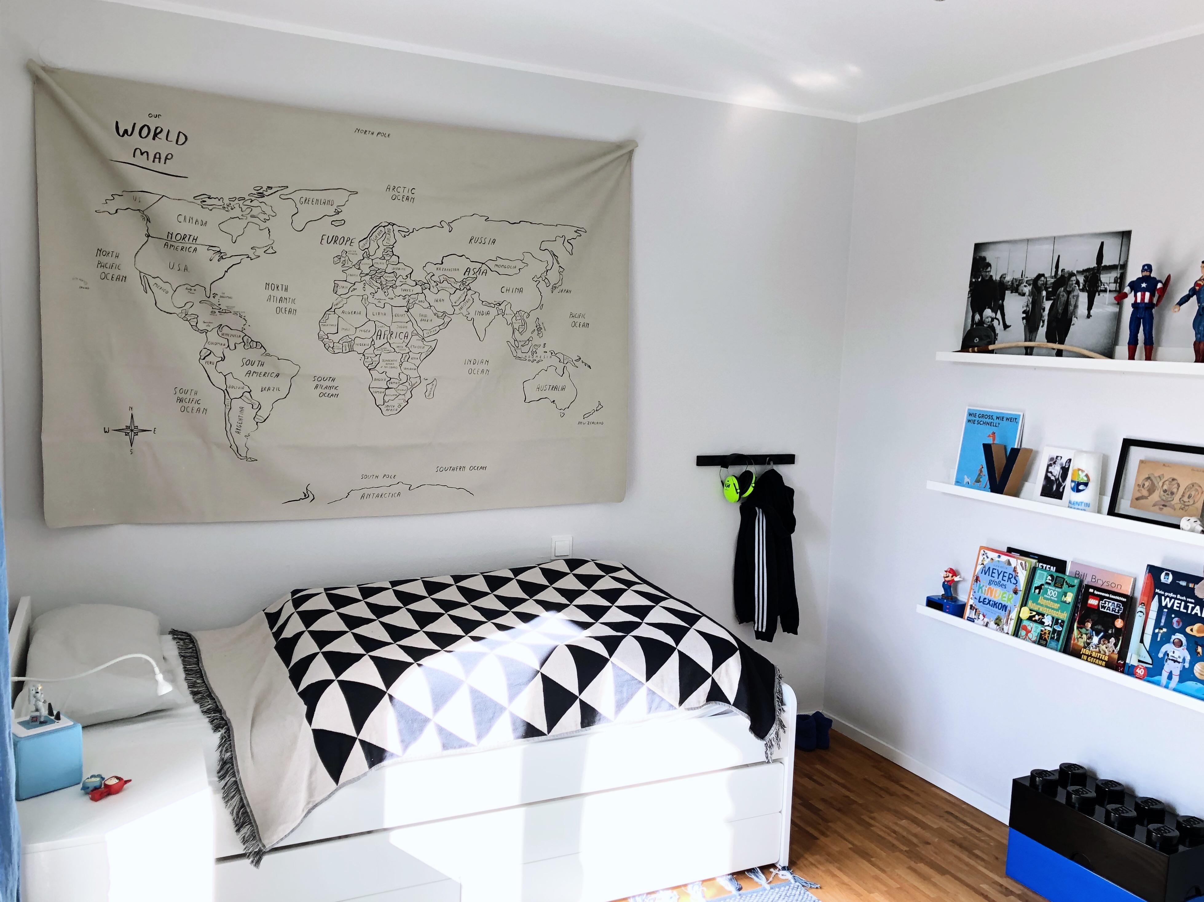 #Weltkarte #Kinderzimmer #Jungszimmer #Wandgestaltung #ikea #couchliebt #Tagesdecke