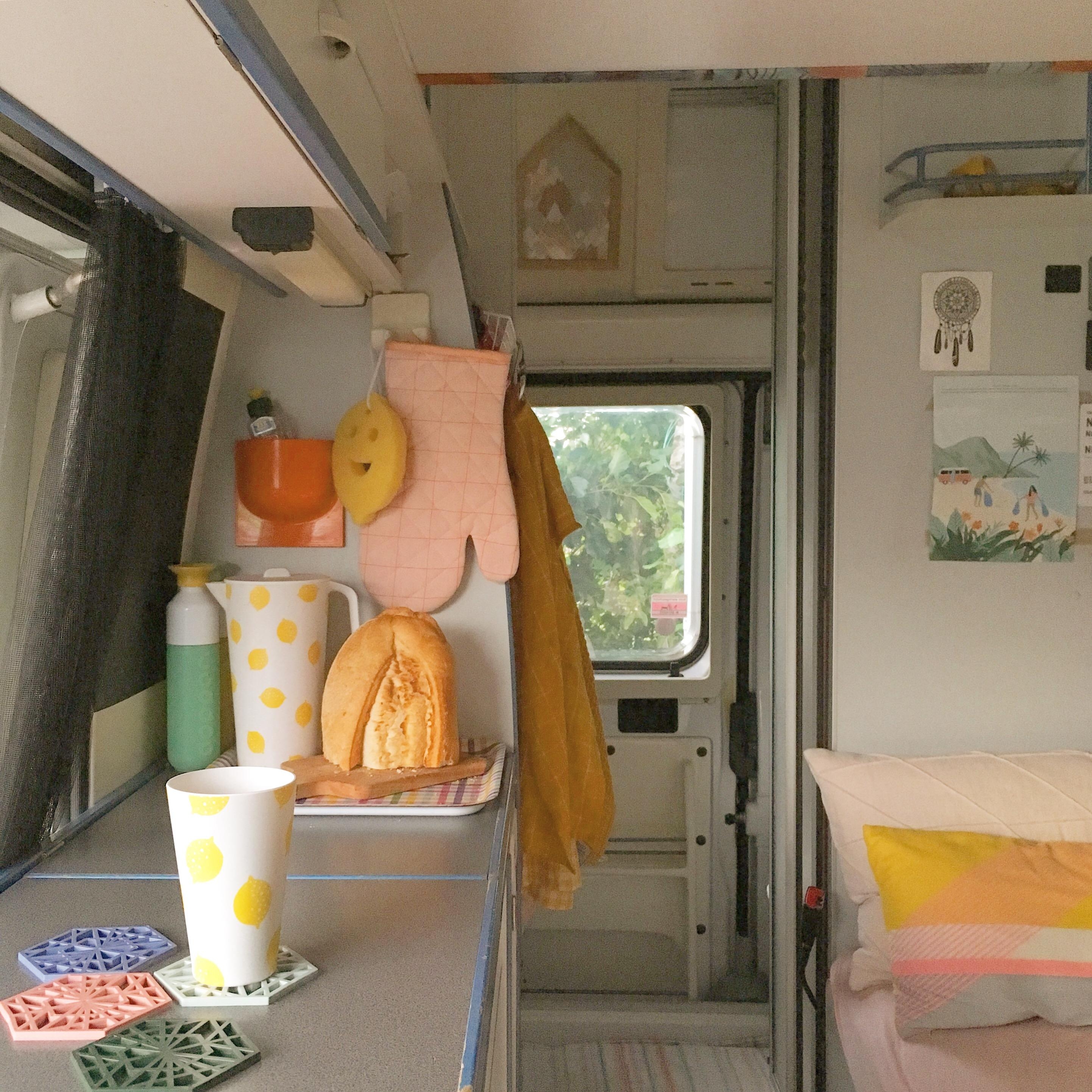 Weniger Platz aber ganz große Entspannung gibt’s im Bus ❤️ #livingchallenge #kleinerraum