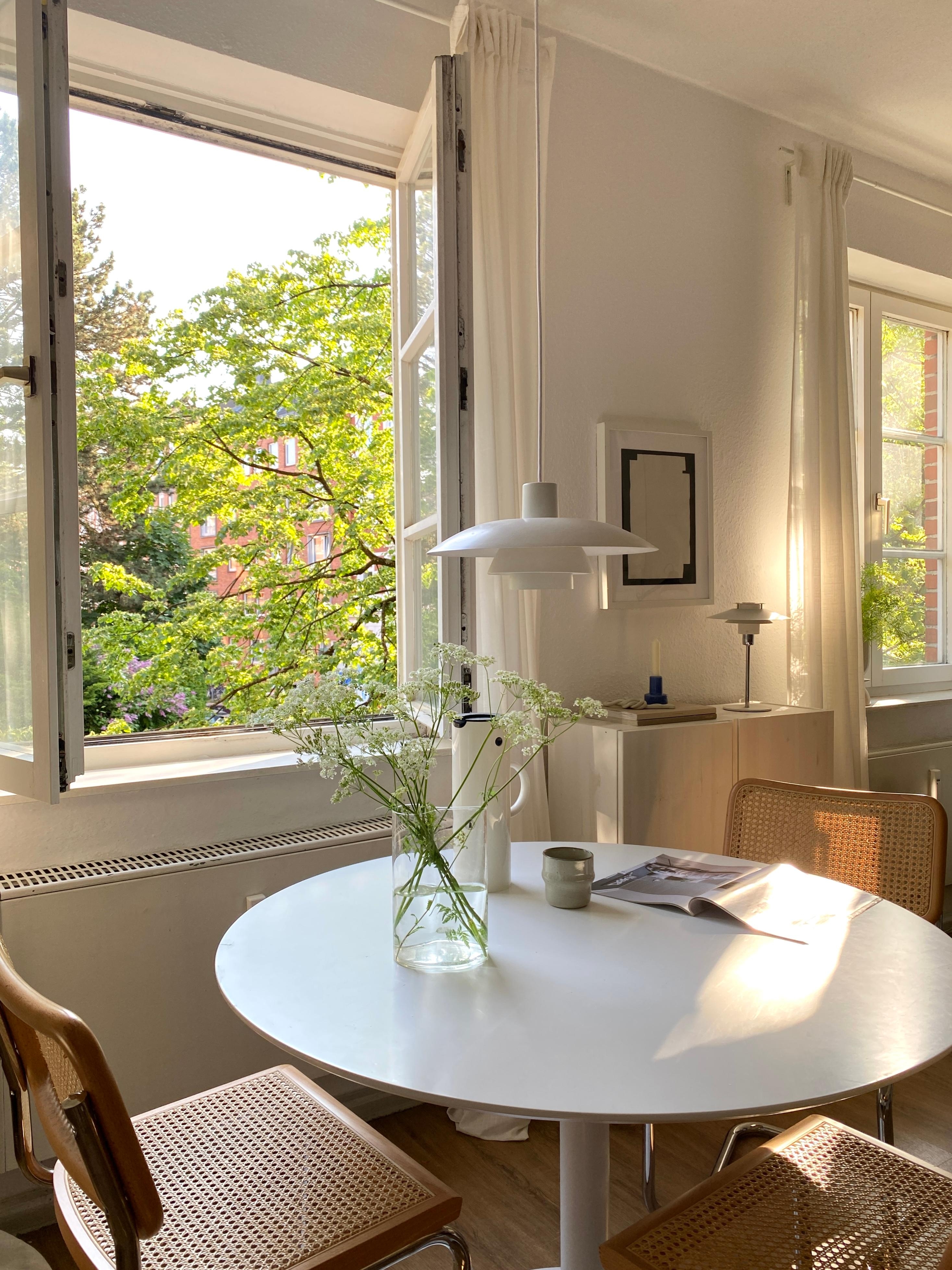 Wenn morgens die Sonne hineinscheint, ist dies der absolute Lieblingsplatz in der Wohnung 🌞 
#lieblingsplatz #skandi