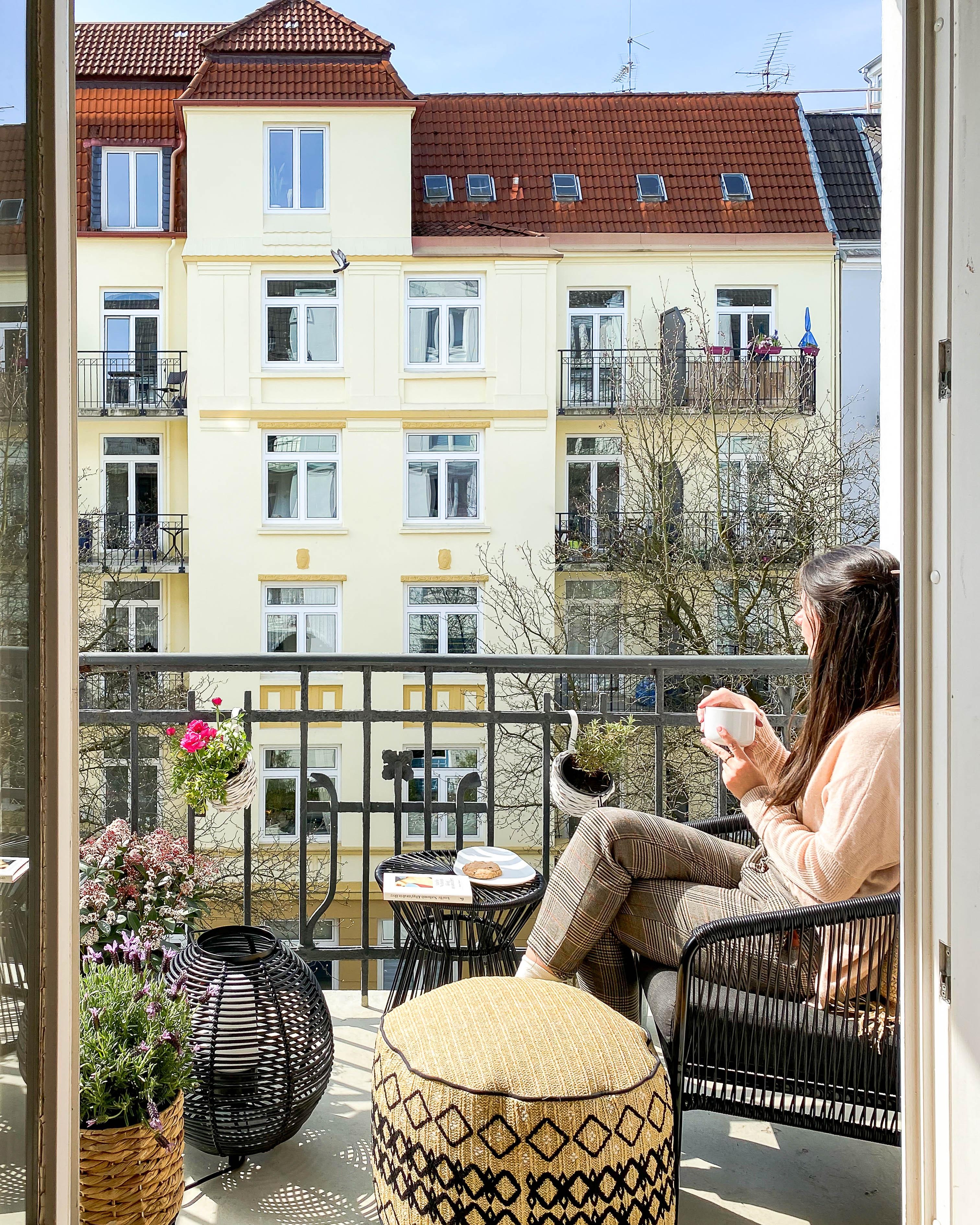 Wer genießt zurzeit auch das schöne Wetter bevorzugt auf dem #Balkon oder im #Garten? 