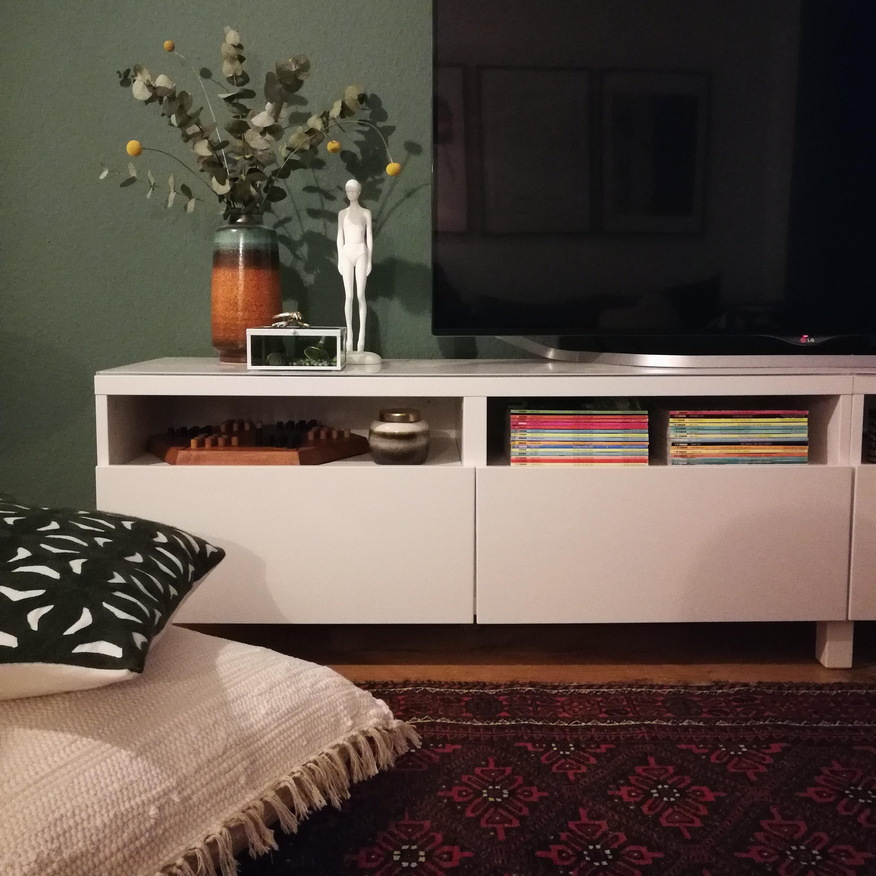 Wer sagt denn bitte, #IKEA - Möbel hätten keinen Charme & seien langweilig!? #livingchallenge #sideboard #BESTÅ 