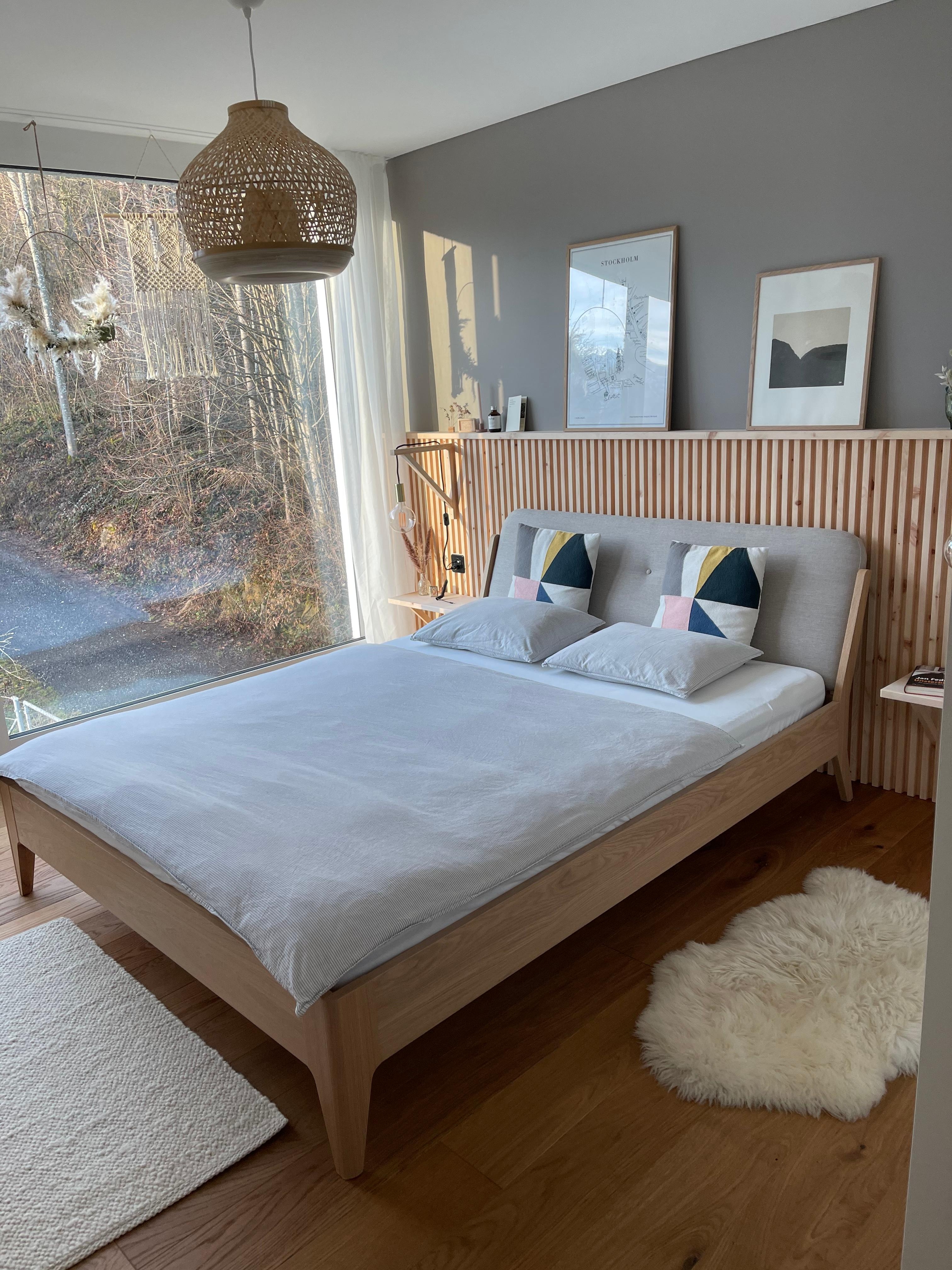 Wie gefällt euch unsere neue Rückwand im Schlafzimmer? #zirbenholz
