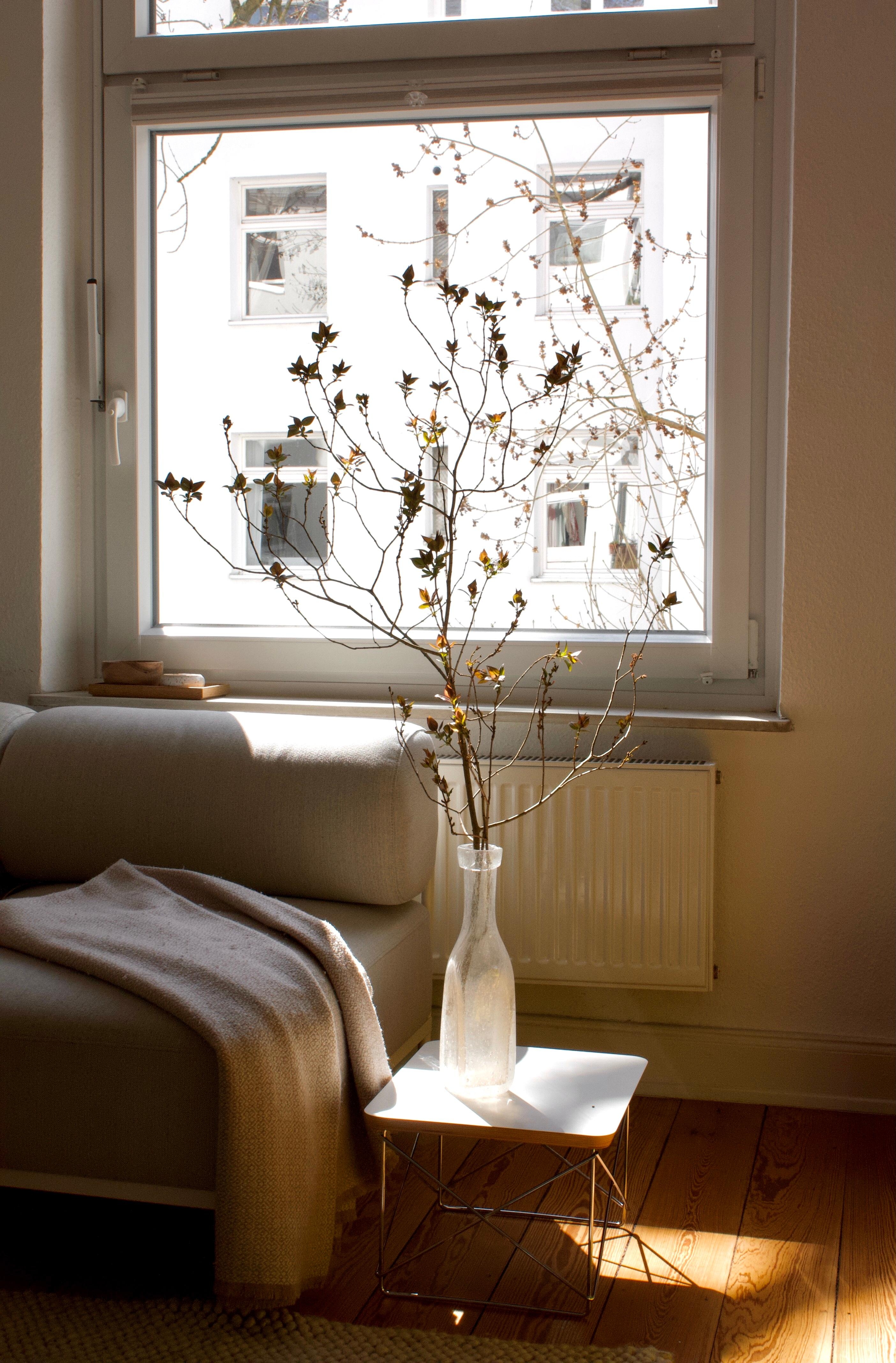 #wildflowers #vitra #wohnzimmer #noahliving #lights #vase #vintage #wohnzimmer 