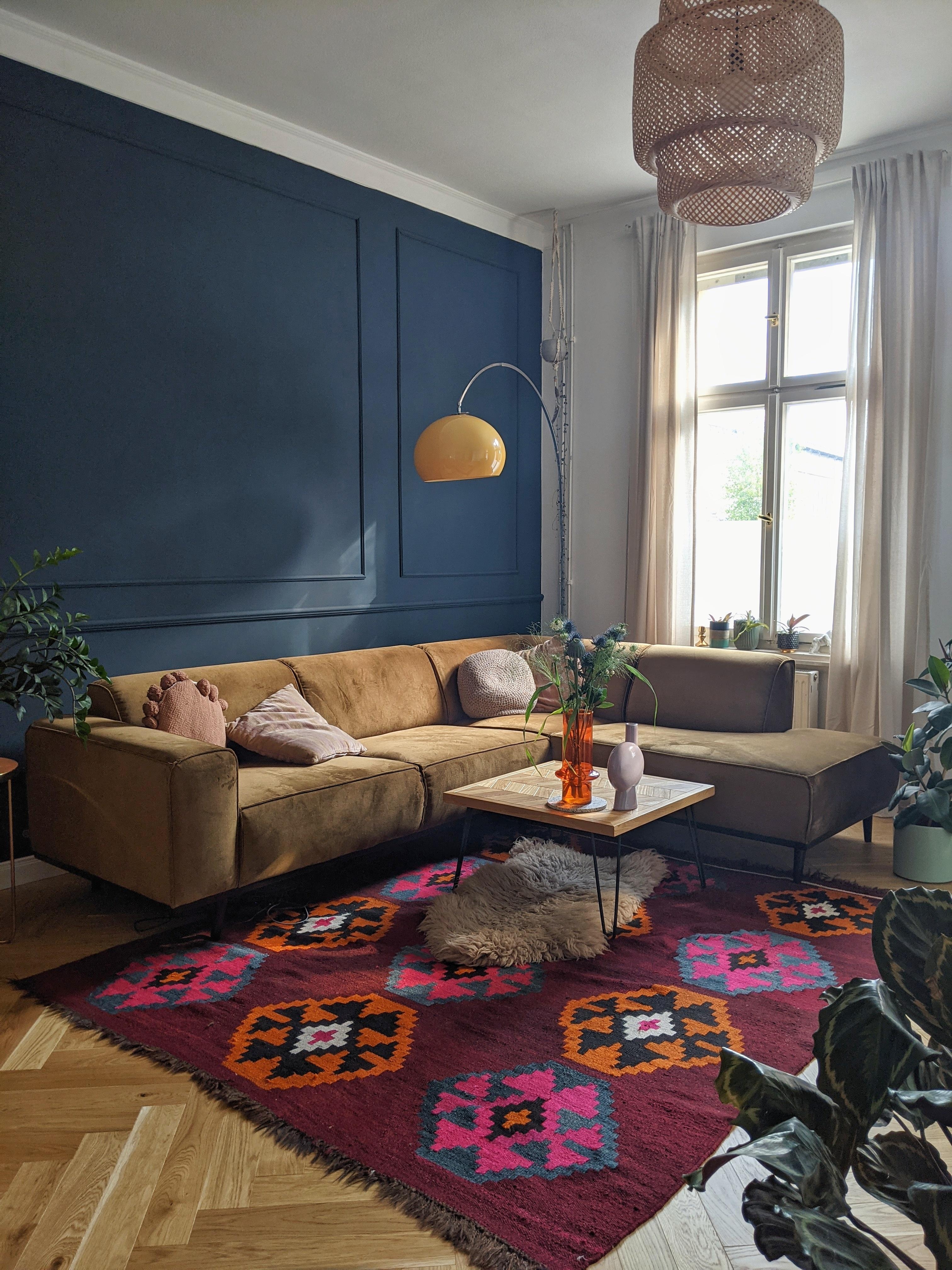 Willkommen in meiner neuen Wohnung ☺️🌾❤️
#wohnzimmer #teppich #wandfarbe #ecksofa #midcentury