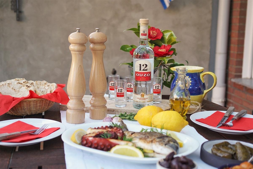 WIN: 2x 1 Kefi-Box von Ouzo 12 im Wert von je 100€!