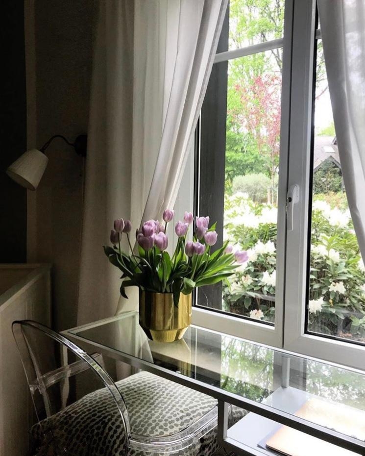 WINDOW 
#myview #interiordesign #flowerdecor #goldendetails #tuliplove