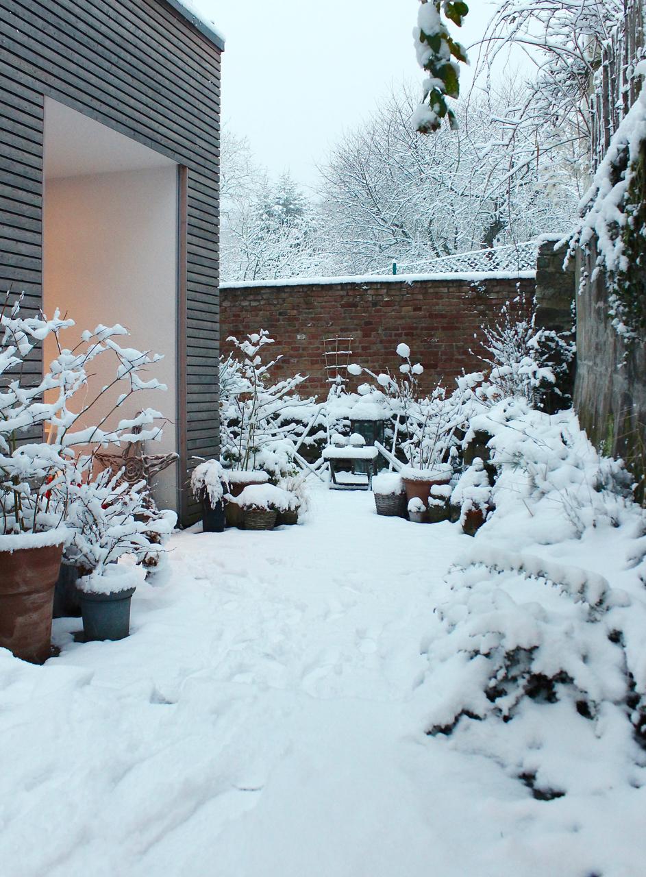 #winter #interiordesigner #raumatmosphäre #innenhof #winterschnee #interior