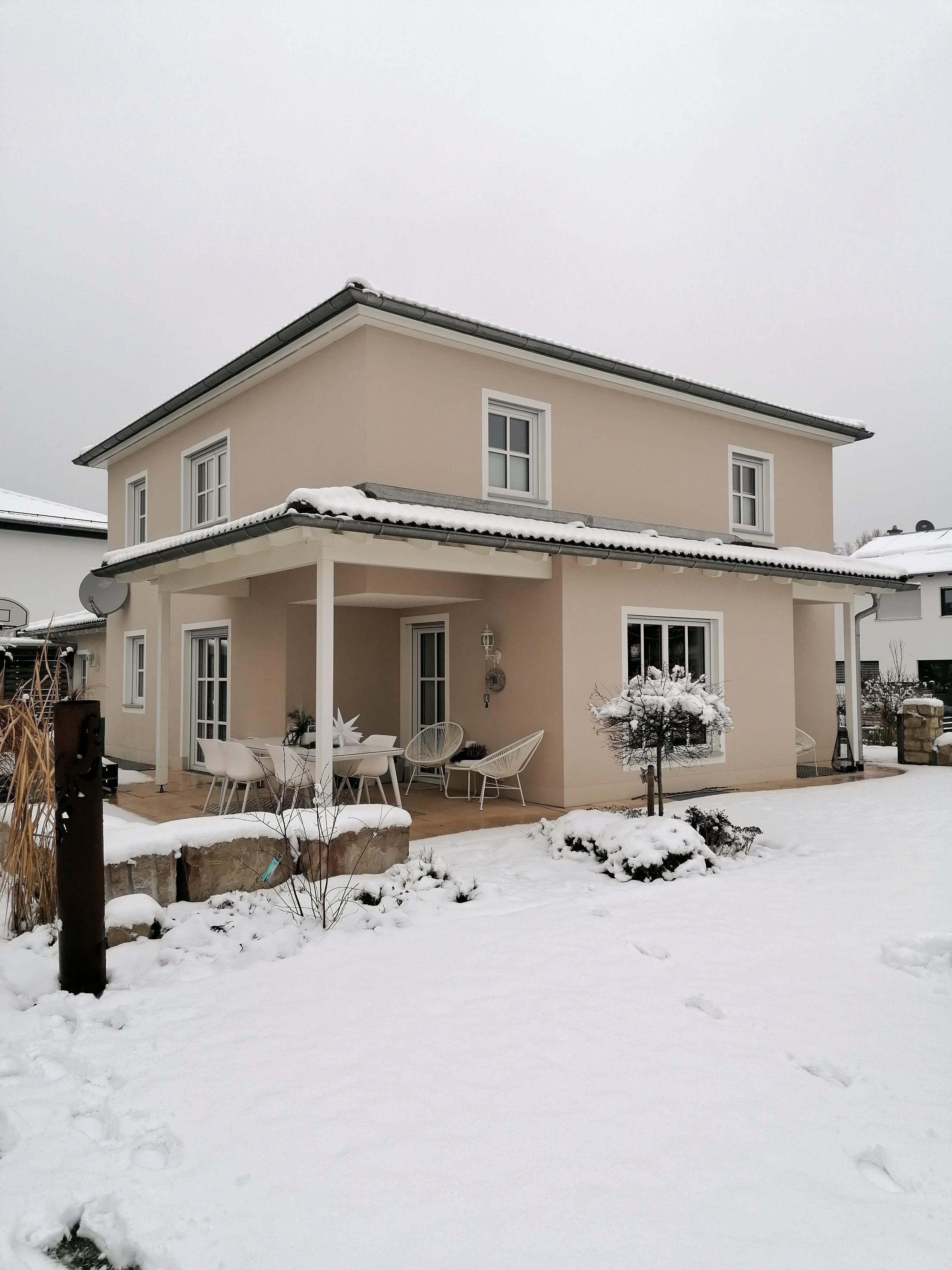 #winterwonderland #toskanahaus #stadtvilla2021 #terassengestaltung #teracce #stadtvilla #walmdach 