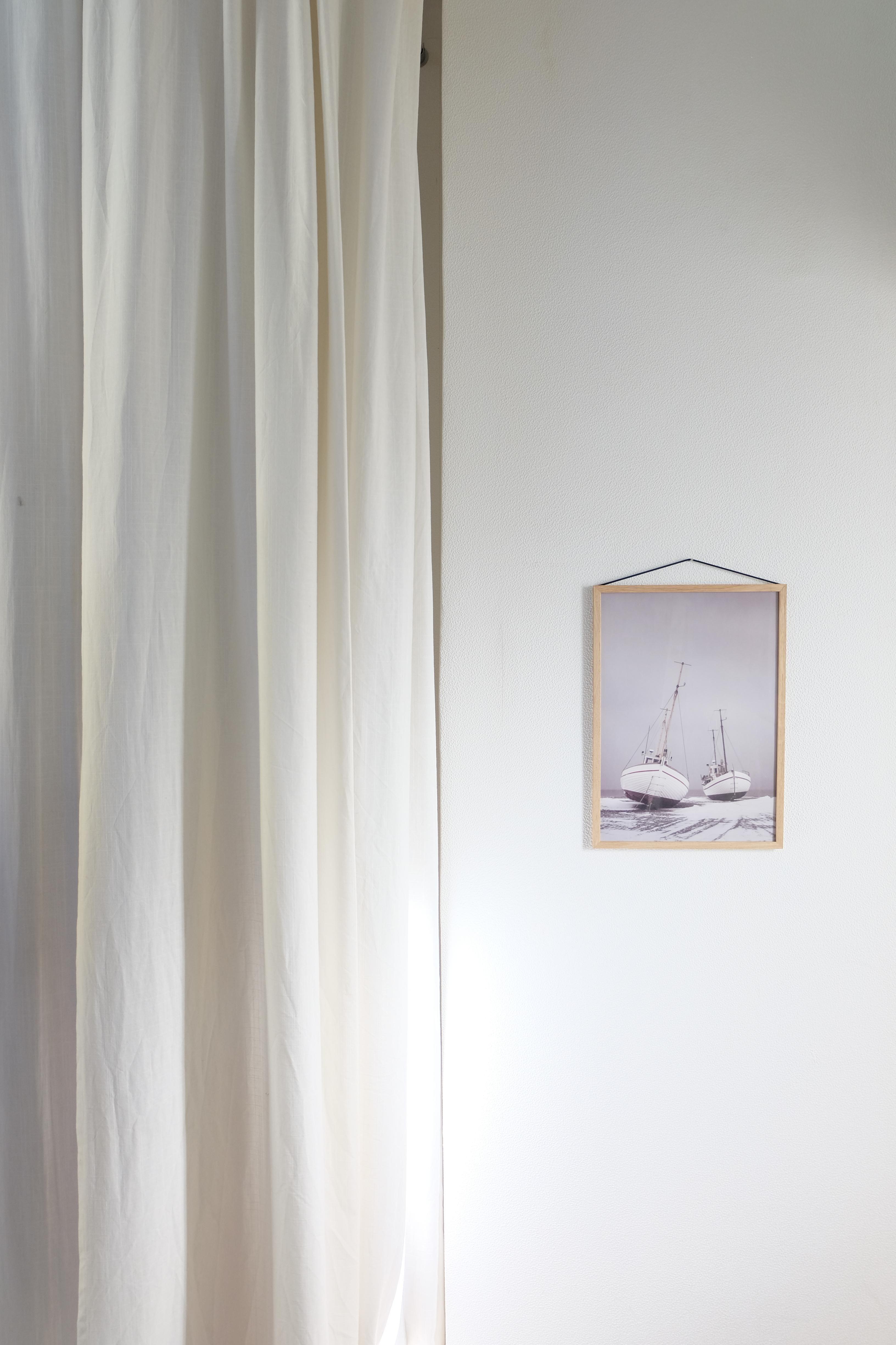 Wir dekorieren minimalistisch, hier mit dem FRAME von Moebe #Bilderrahmen #Holzrahmen #Dekoration