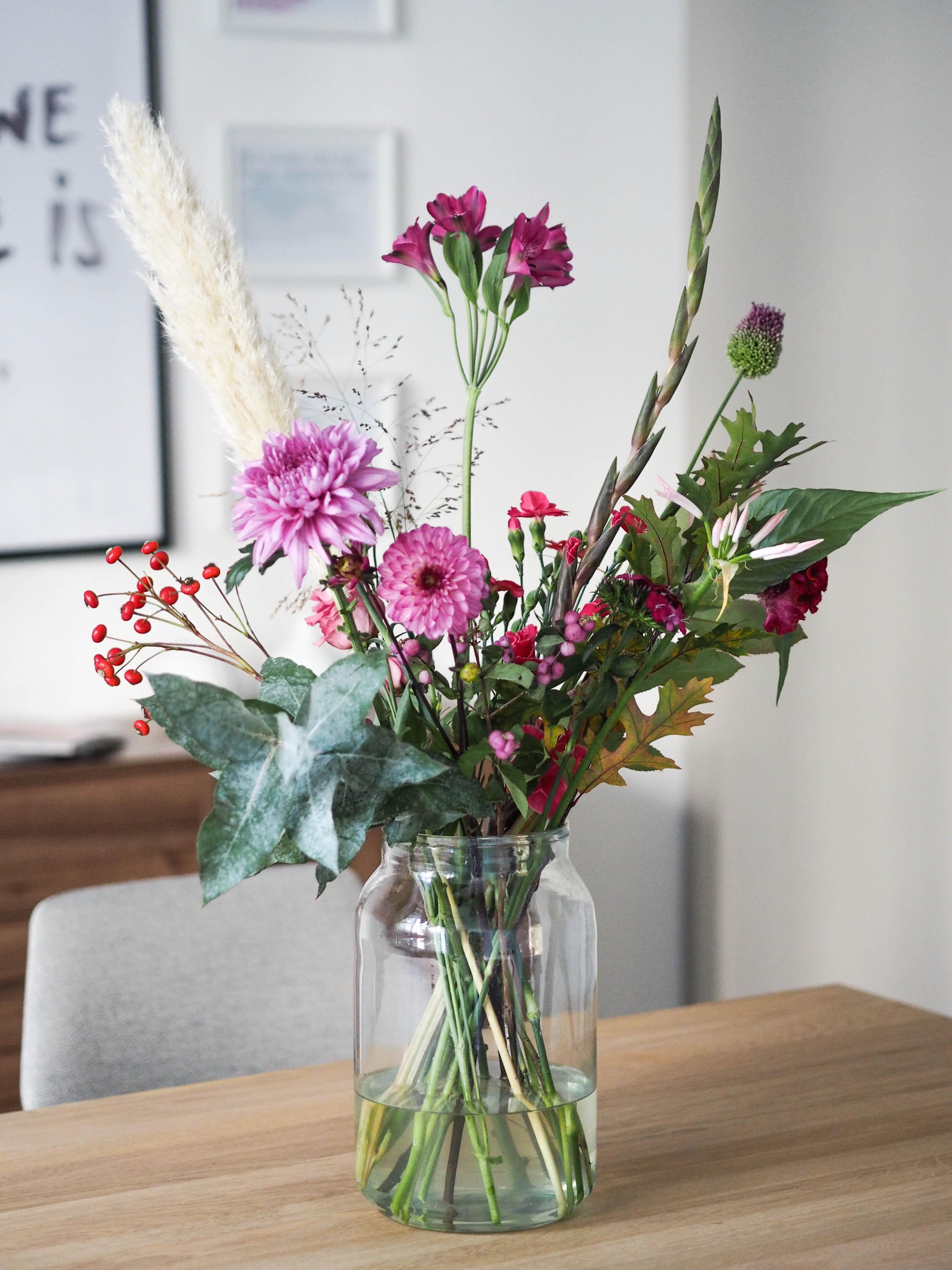 Wir feiern den #freshflowerfriday heute mit diesem tollen Bouquet von #bloomon. Feiert ihr mit?
#blumen #blumenstrauss