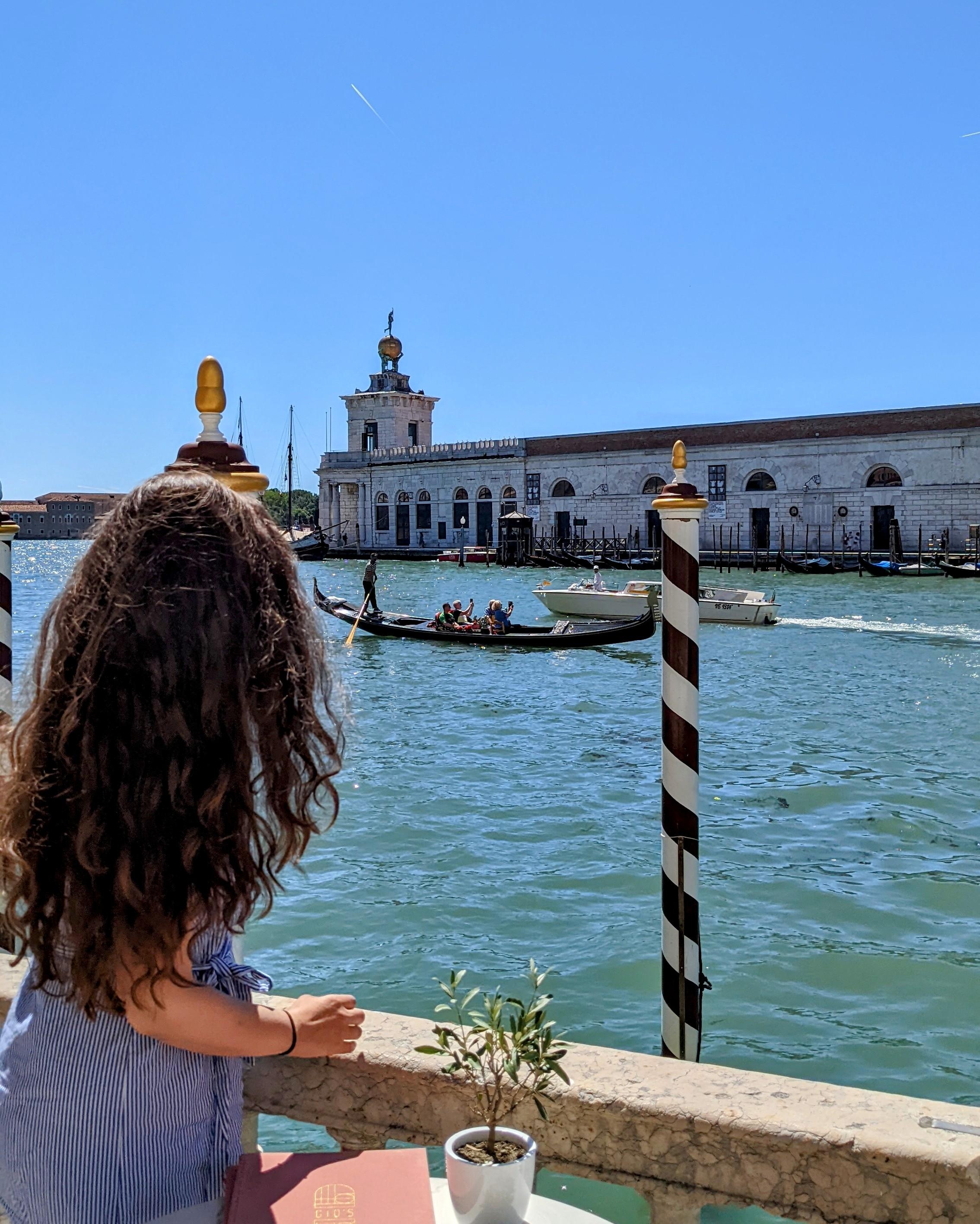 Wir waren vor ein paar Tagen in Venedig. Es war herrlich. ☀️
#urlaub #italien #ferien #venedig #farhenfroh