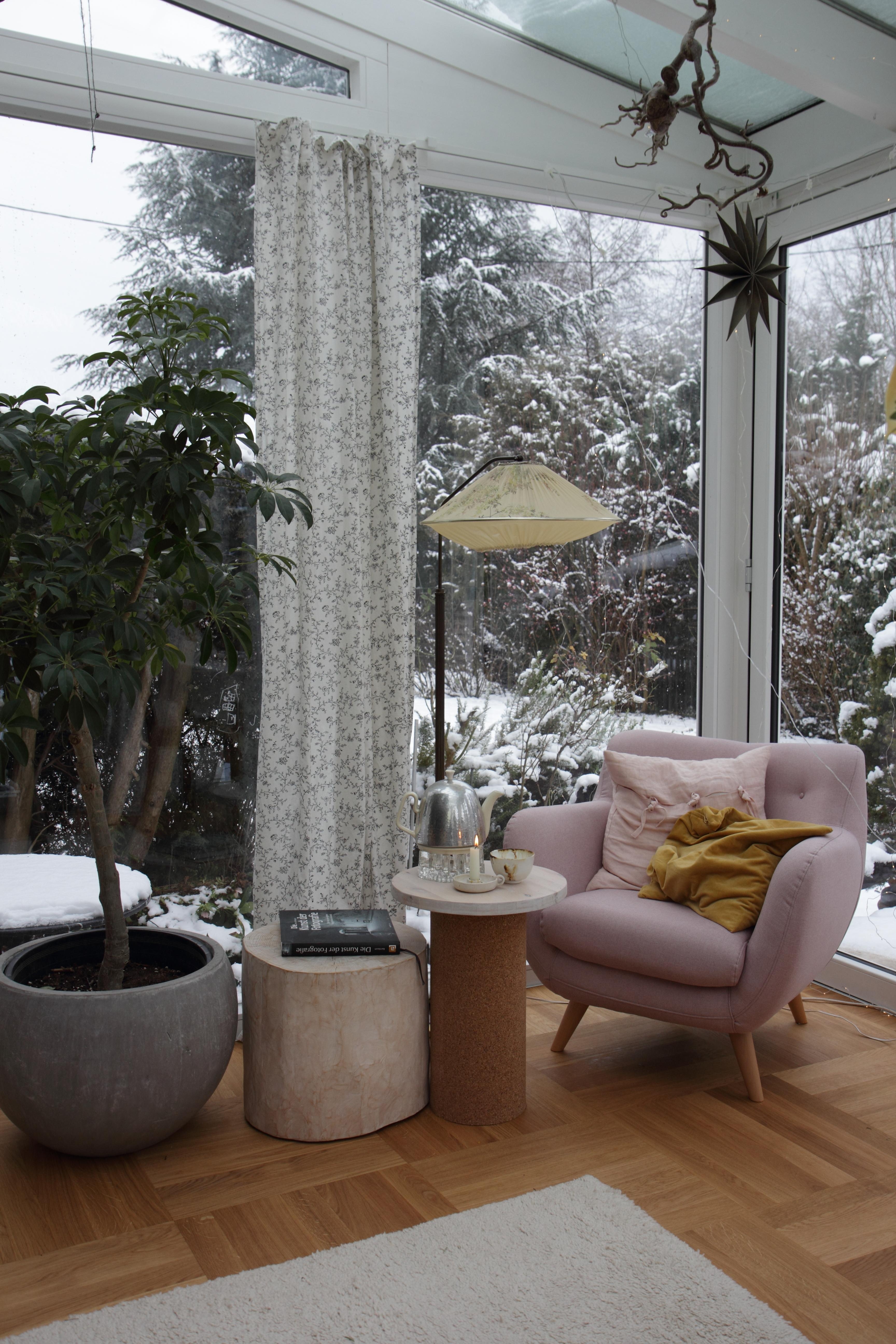 #Wohnen #windowview #livingroom #Wintergarten #vintage #diytable #mudcentury
