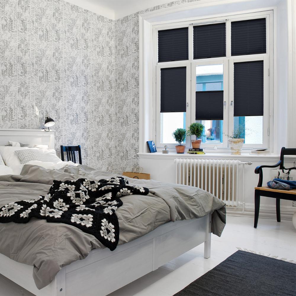 Wohnkomfort mit Schlafzimmer-Plissee #sichtschutz #plissee #verdunkelung #hausgestaltung ©plissee-experte.de