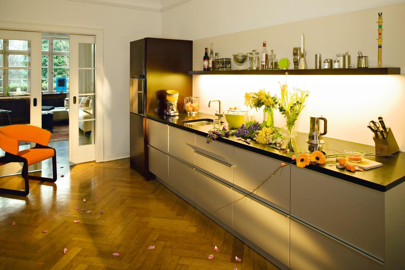 Wohnküche #stuhl #küche #wohnküche #küchenfront ©POPO GmbH