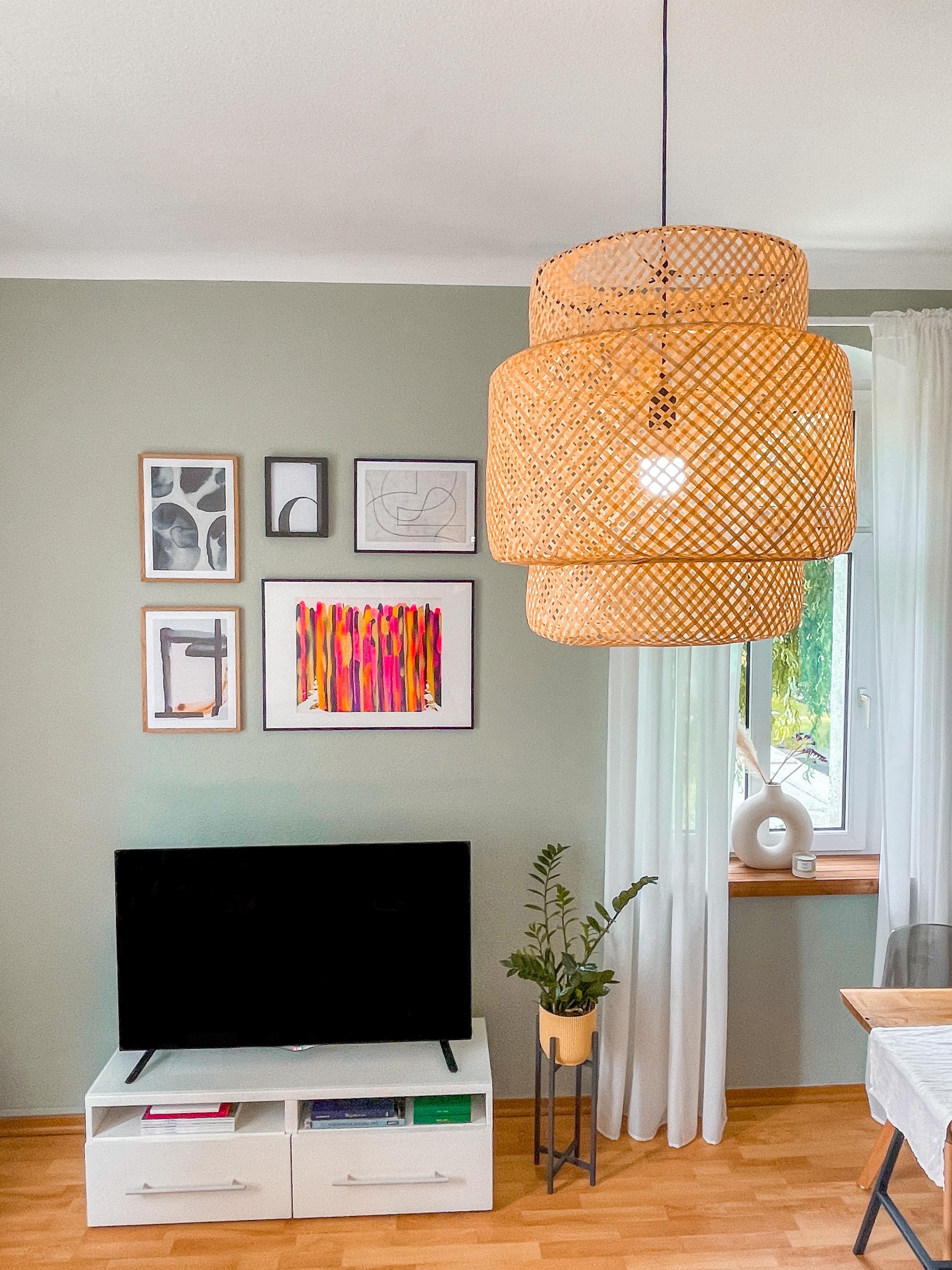Wohnzimmer 🧡 #wohnzimmer #bilder #diy #harmonischesjadegrün #schönerwohnenfarbe #pflanzen 
