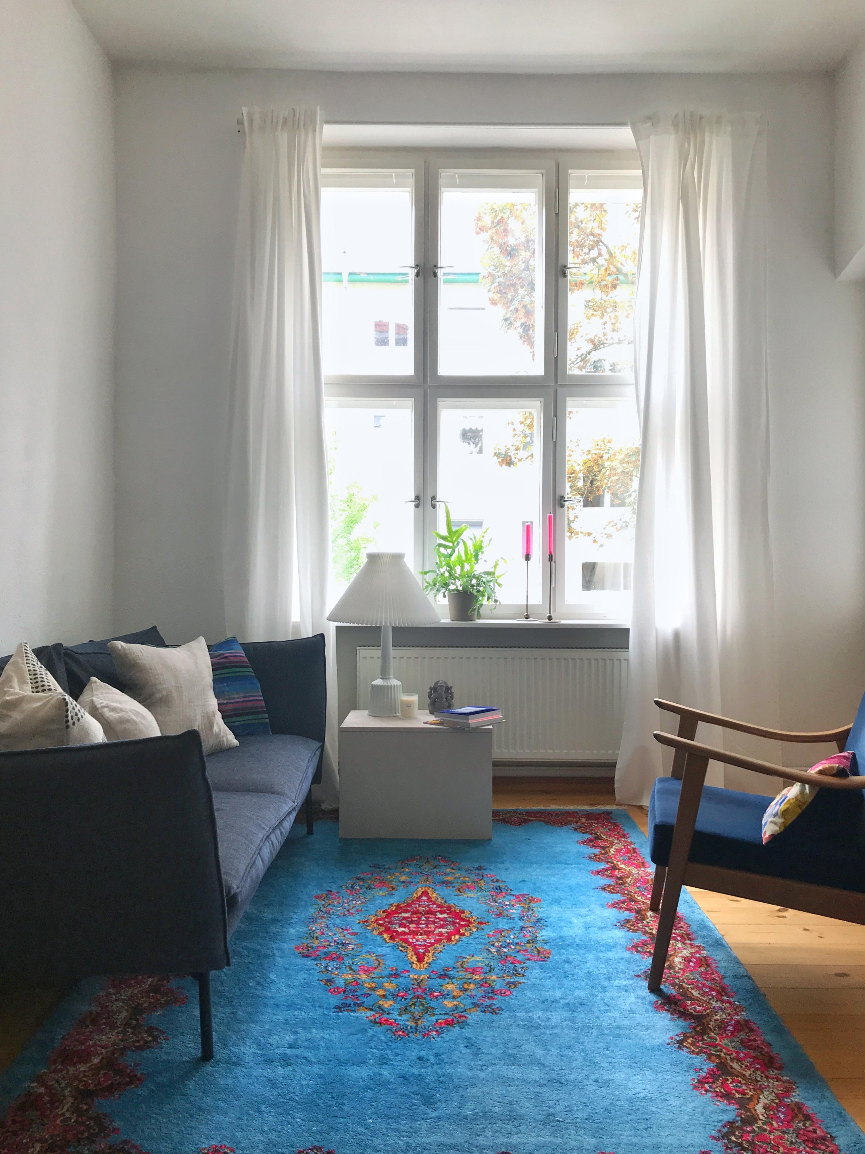 #wohnzimmer #altbau #sofa #zuhausesein #myhome #blau #farben #vintage #diy #berlin
