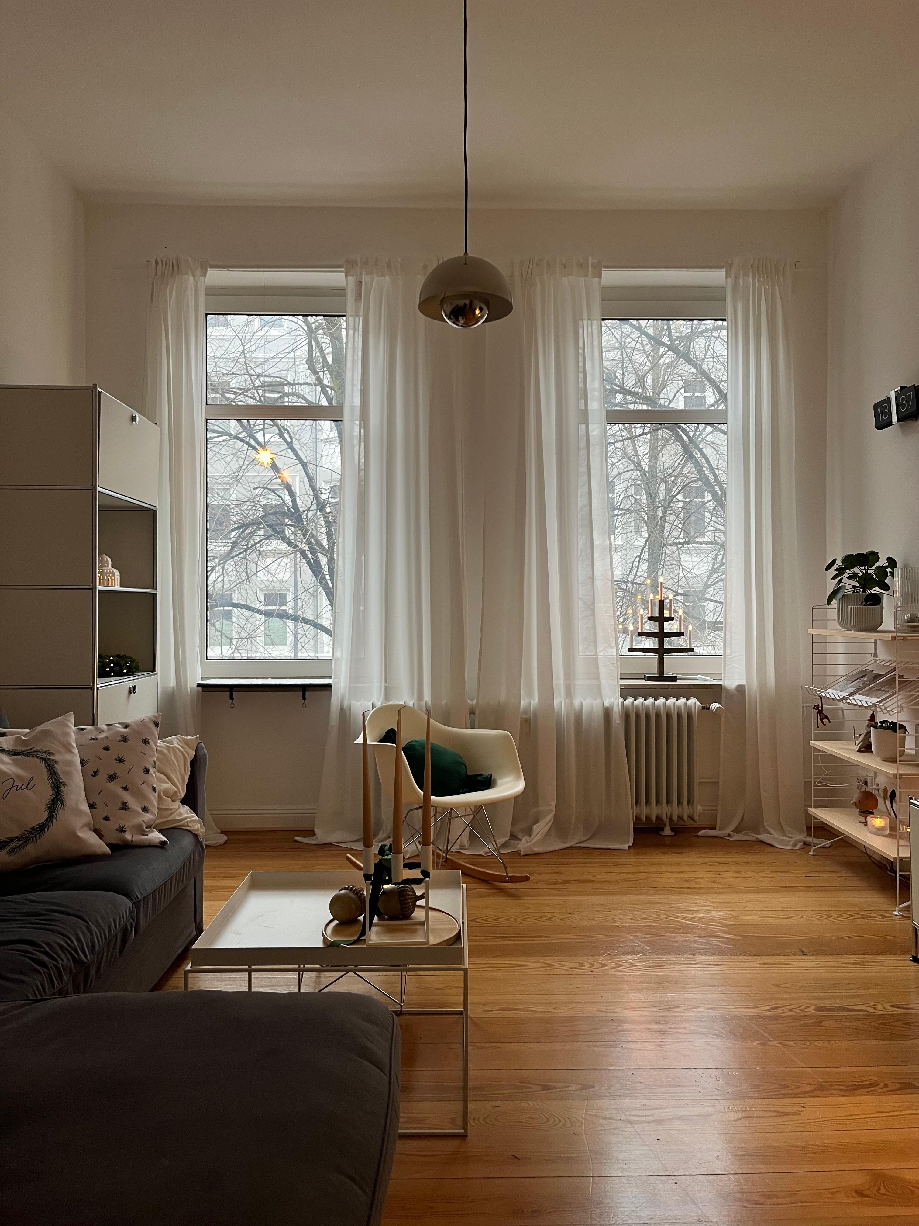 #wohnzimmer #altbauliebe #weihnachtsdeko #cozy #hygge 