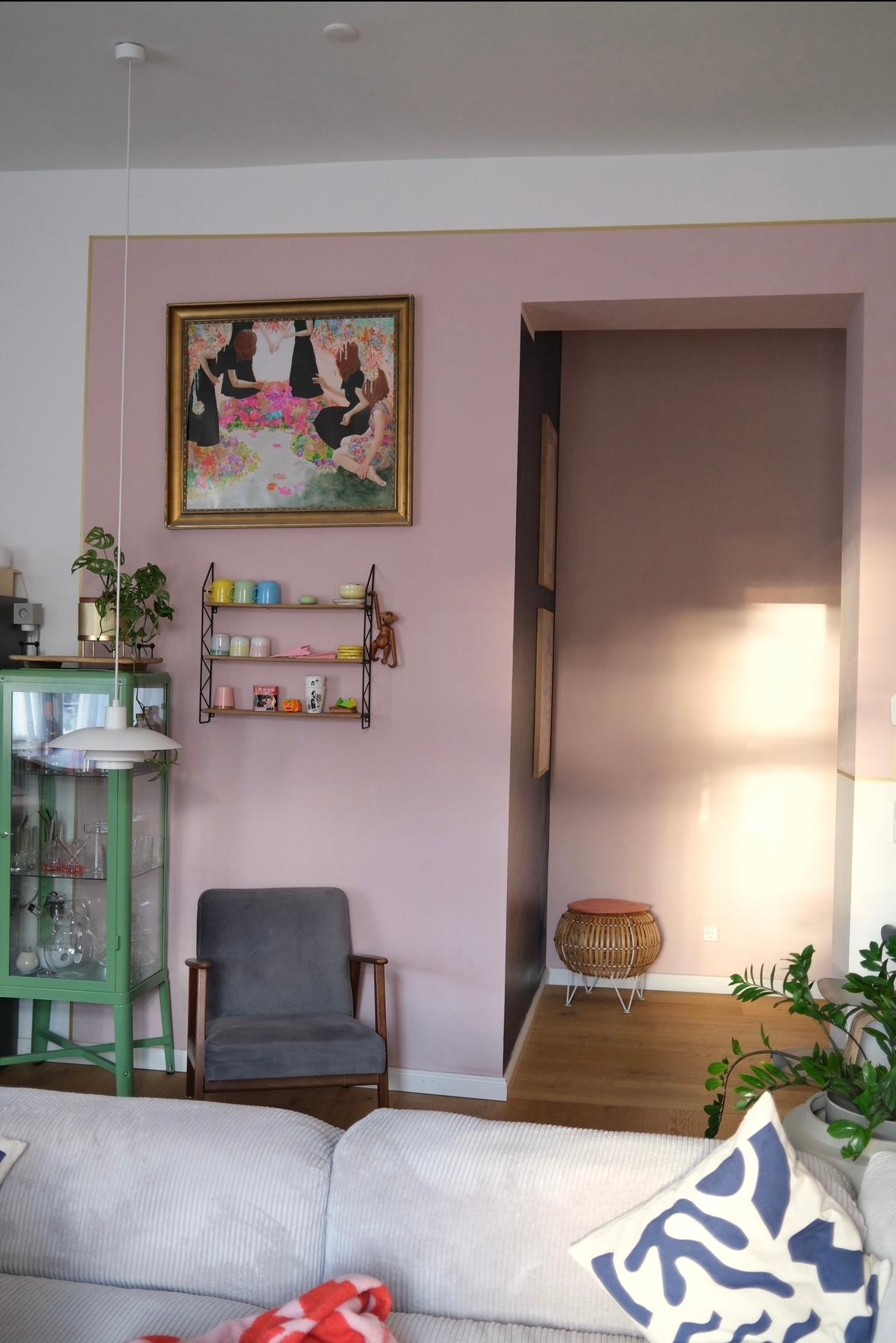 #wohnzimmer #altbauwohnung #couchliebt #gemütlich #farbenfroh #interior #sessel #leseecke