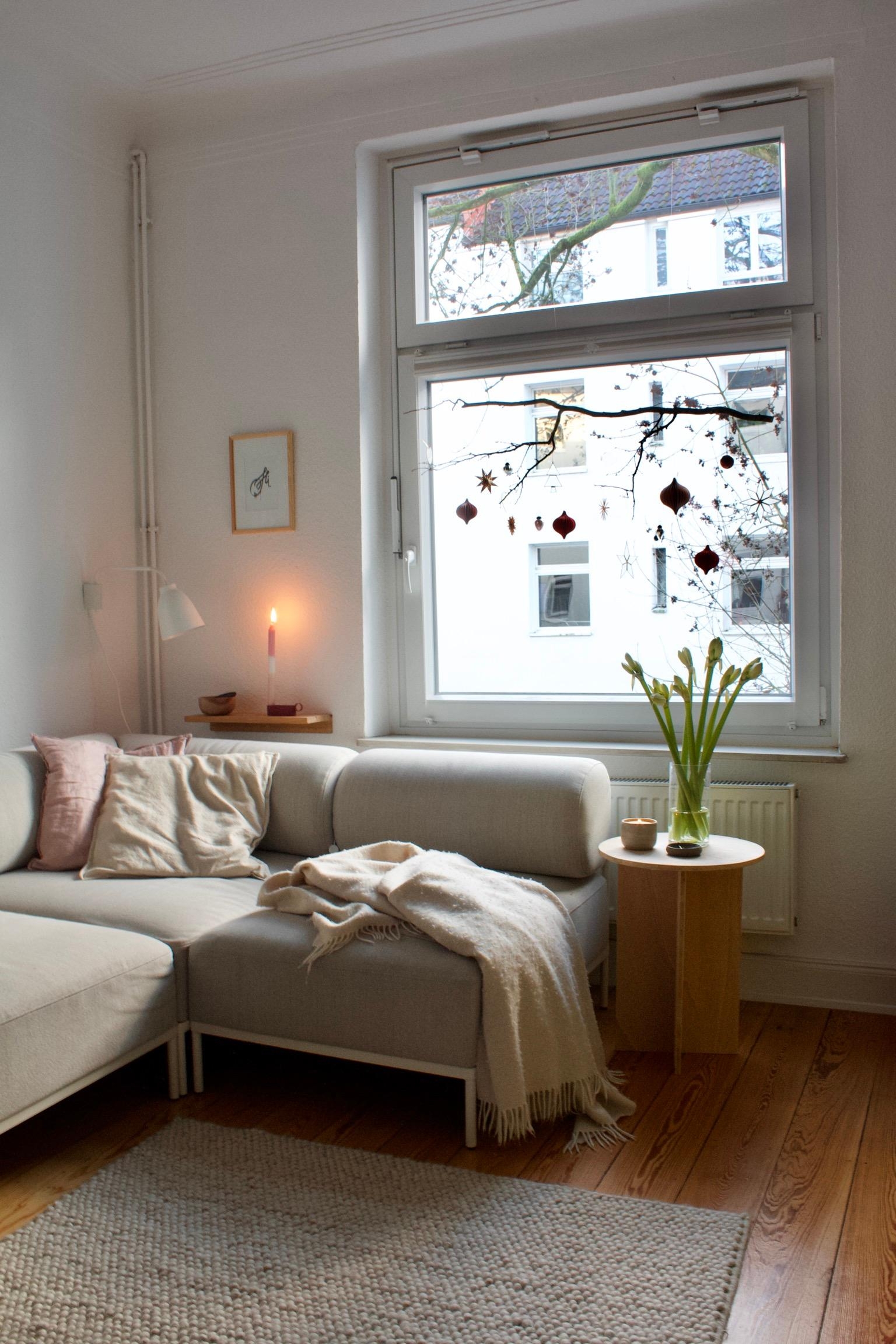 #wohnzimmer #couch #4.Advent #altbau #teppich #beistelltisch #hygge