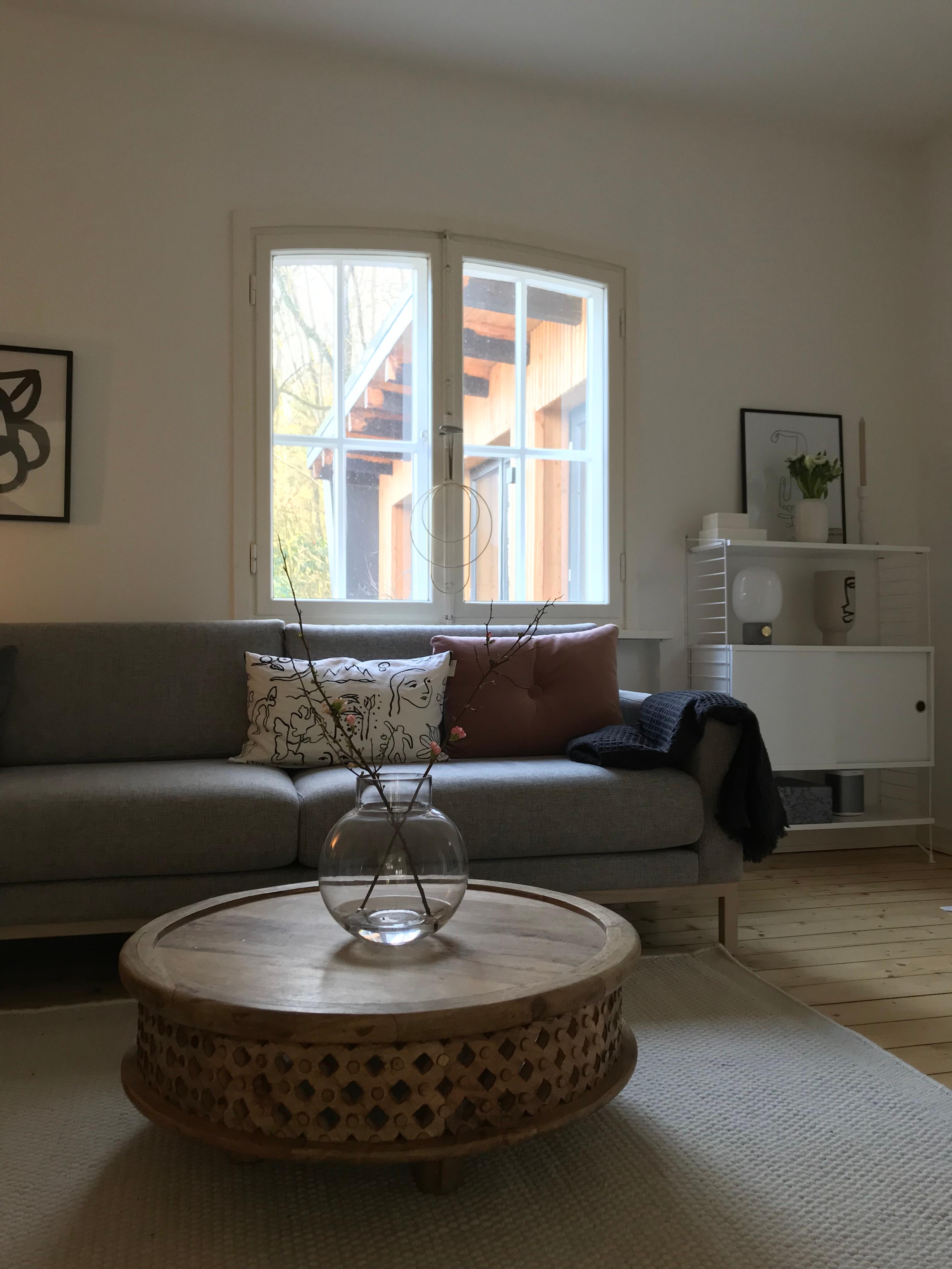 #wohnzimmer #couch #couchtisch #vase #minimalism