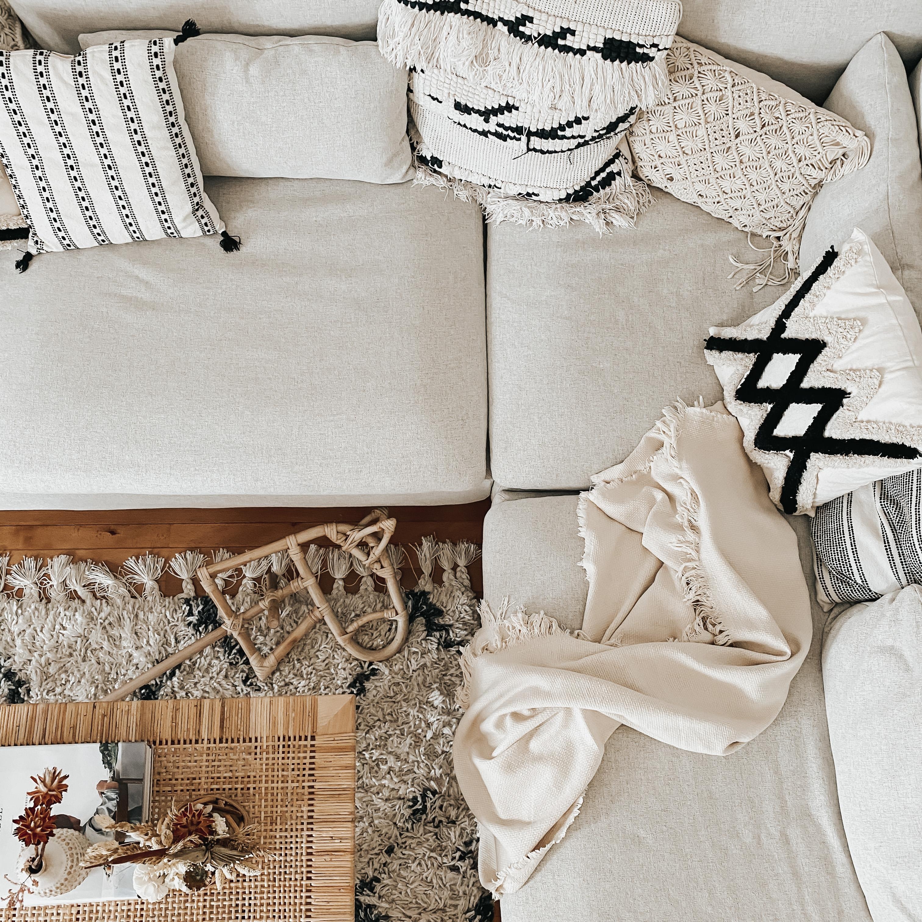 #wohnzimmer #couch #lieblingsecke #sofa #kissen #cozy #boho #rattan