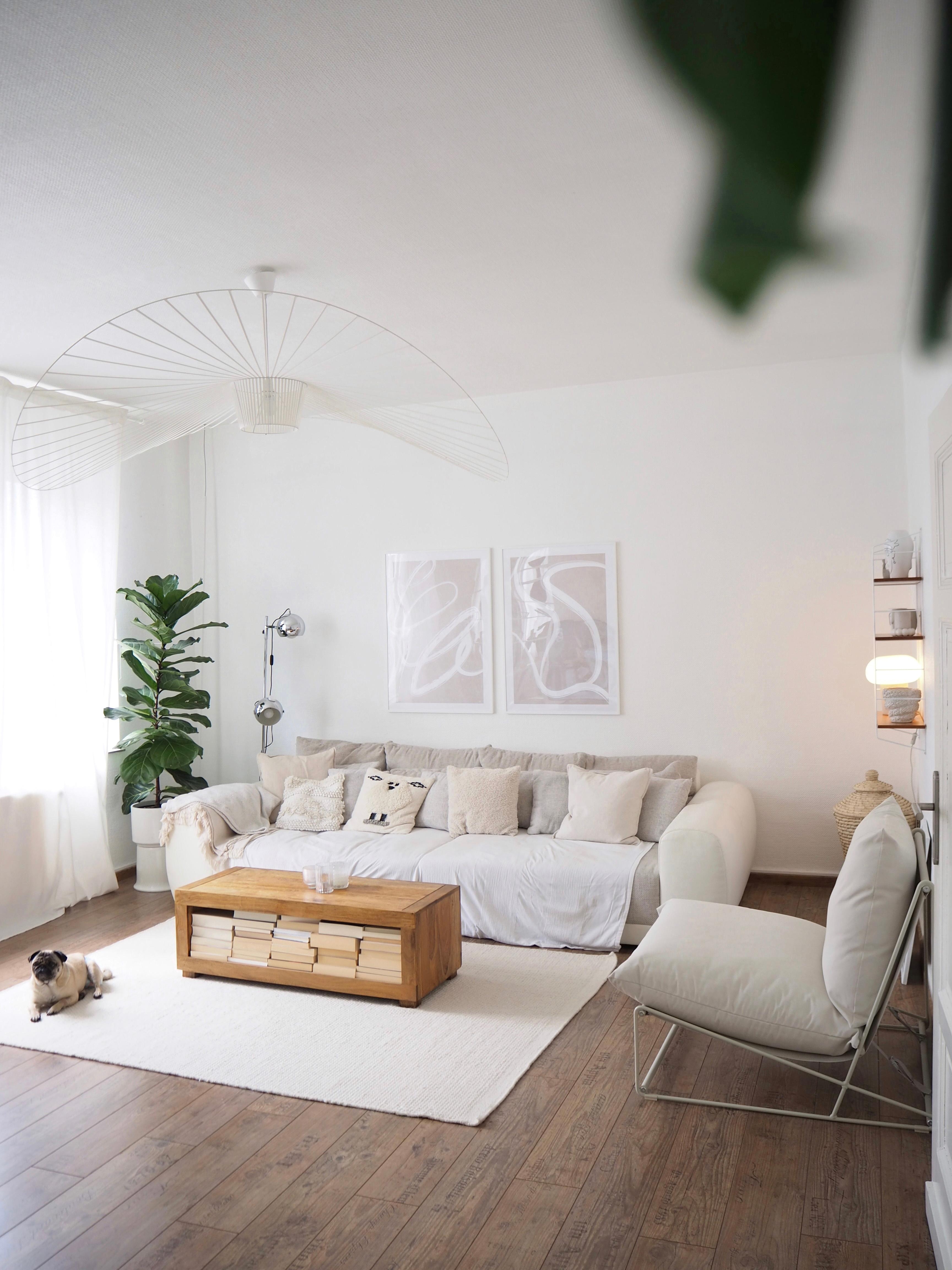 #wohnzimmer #couchtisch #sofa #weiß #skandi #altbau #bilder
#ikea #lampen #pflanze #teppich #deko #dekoideen #wohnraum 