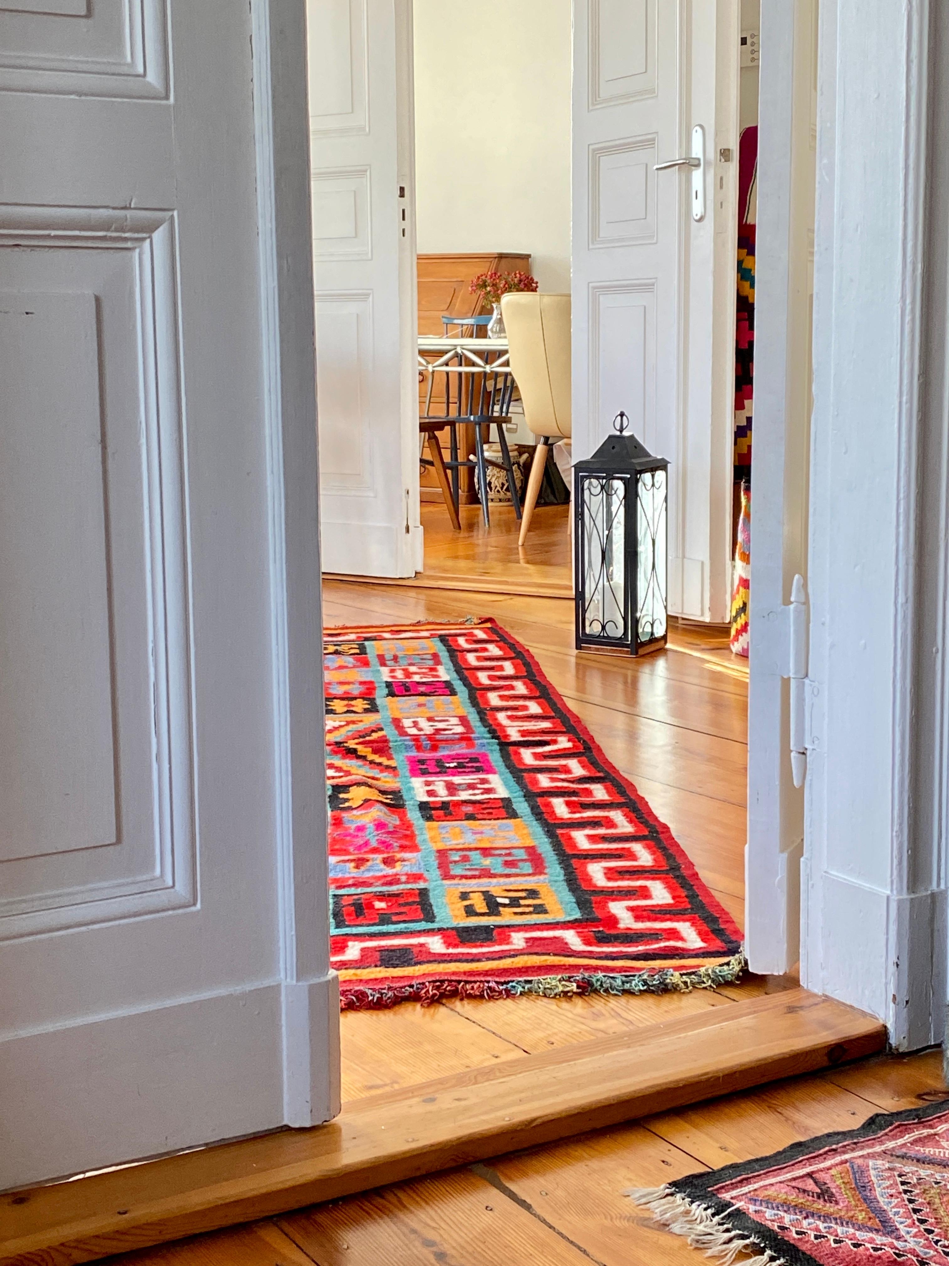 #wohnzimmer #flügeltür #teppich #vintage #kelim #interior #interiordesign #interiorinspo