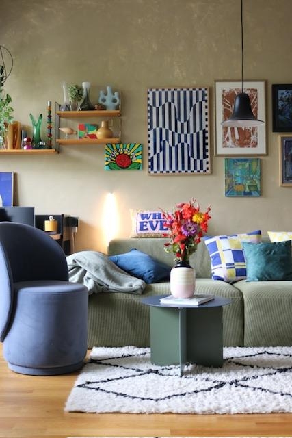#wohnzimmer #interior #bilderwand #sofa #sessel #couchstyle