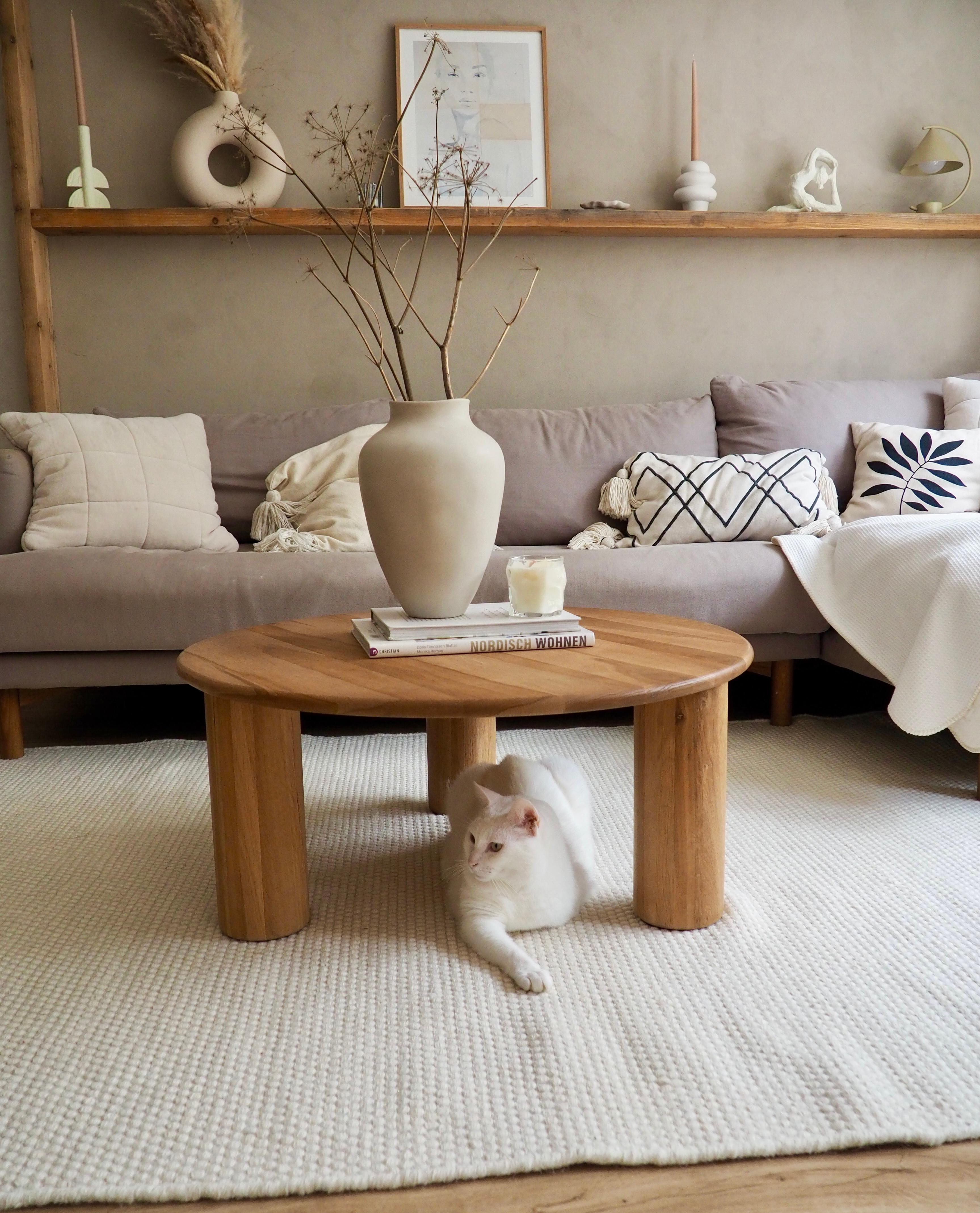 #wohnzimmer #katzenliebe #teppich #dekoideen #coffeetable #COUCHstyle #couchmagazin