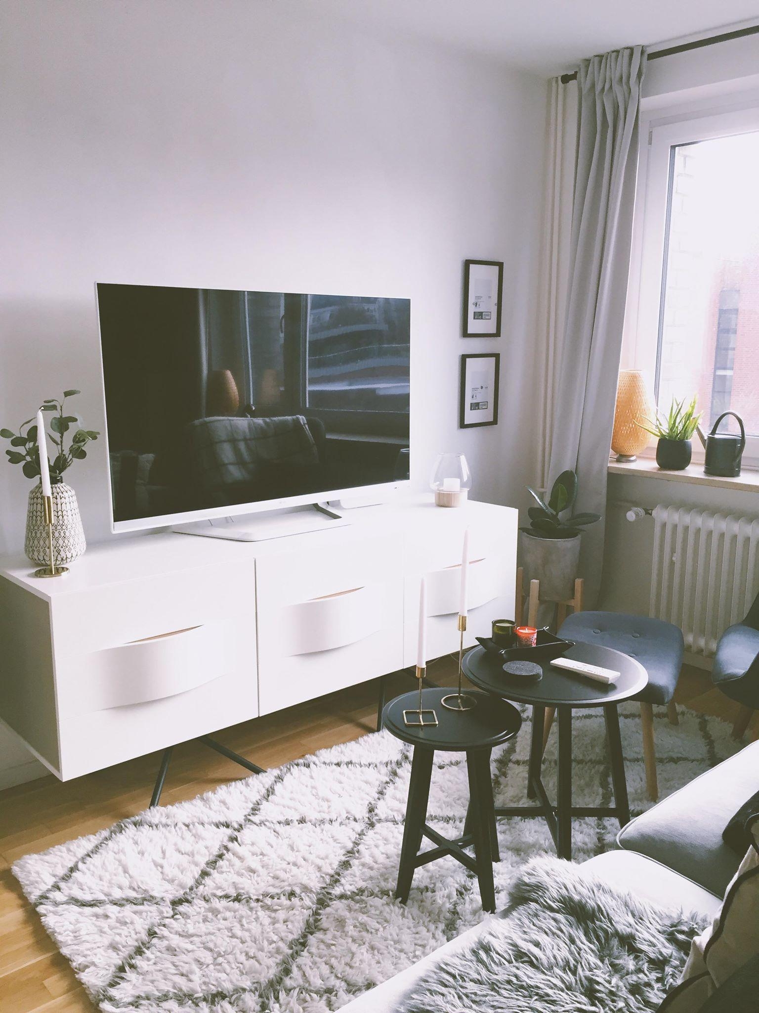 Wohnzimmer, Kommode von BoConcept, Teppich von Westwing, Sofa: Ikea #wohnzimmer #scandi #sideboard #livingchallenge